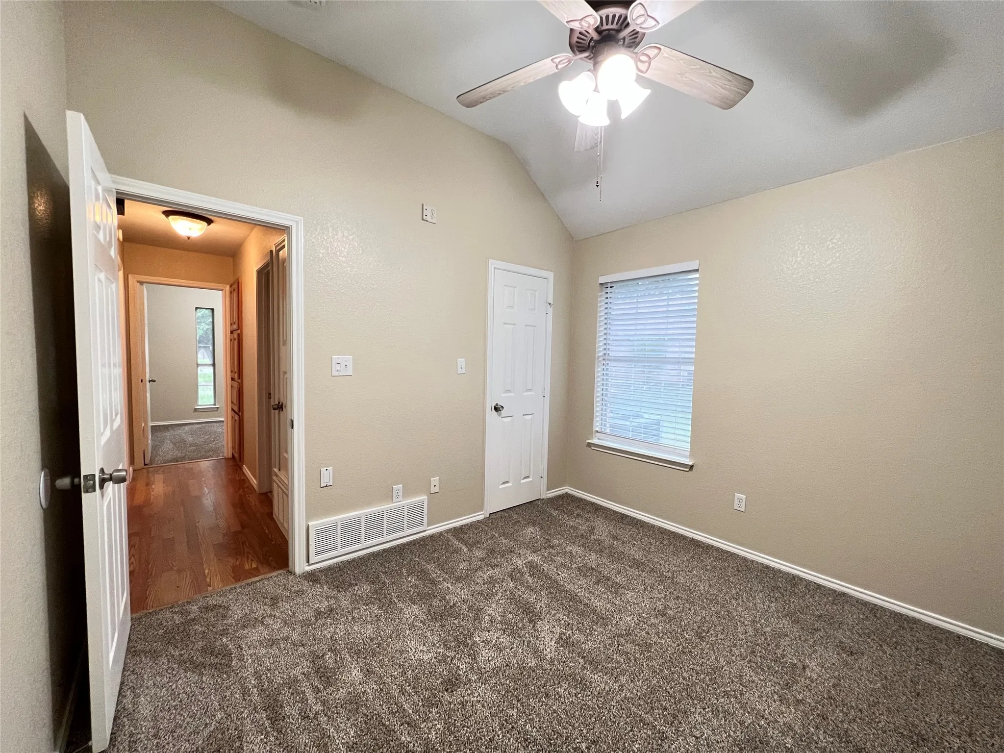 Single Family Residence For Rent in Parker County , 788 Robin Court, Springtown, Texas 76082, 3 Bedroom, 2 Bathroom, 2 Garage spaces, 1,386 Sqft, built in 2000, mls#21345884, Real Estate Agent in Springtown, Homes For Rent in Parker county, Homes For Rent in Springtown, Realtor in Springtown Texas, Real Estate Brokerage Independent Realty Texas, Luminita Cordes Realtor