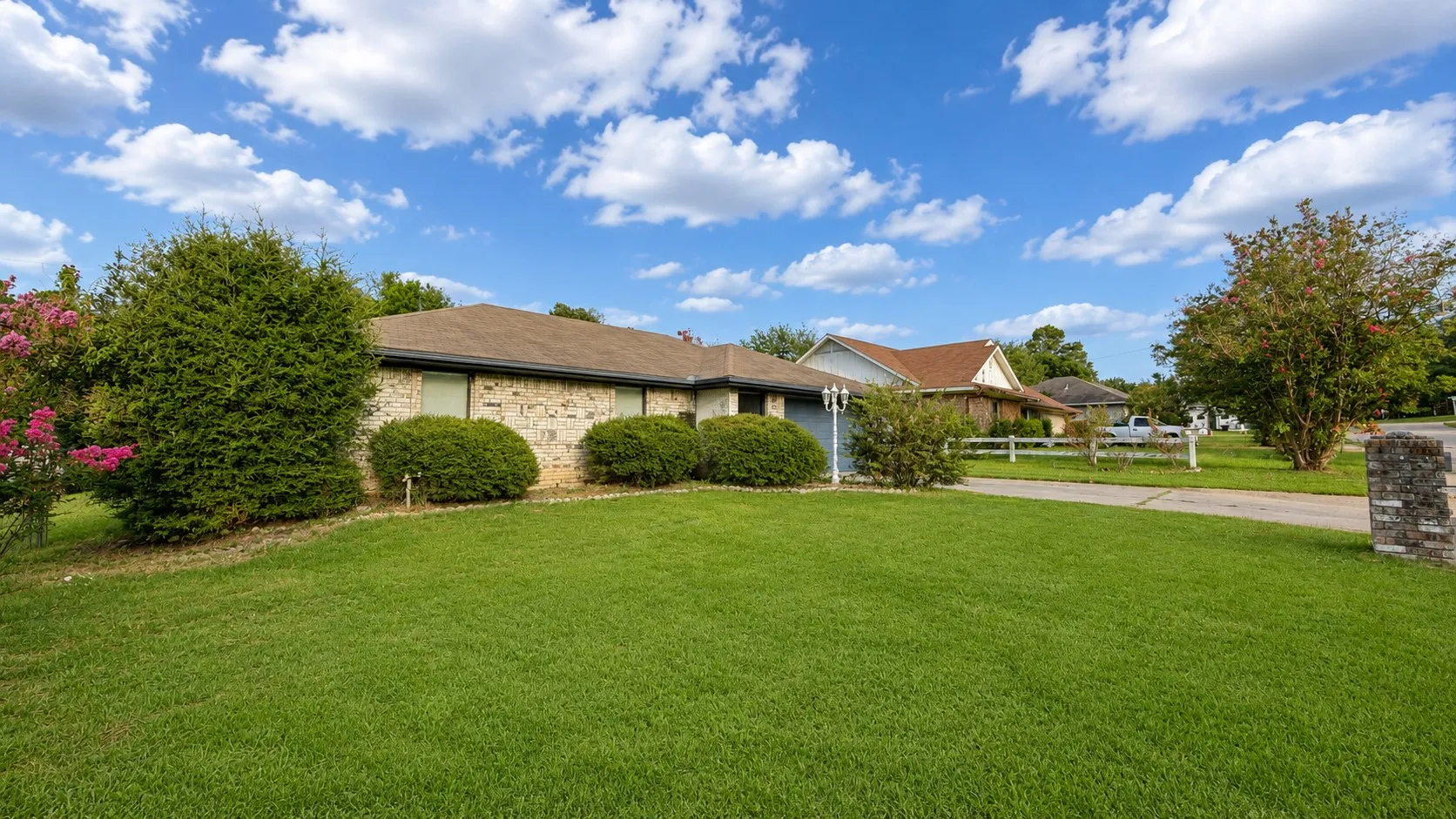 Single Family Residence For Sale in Lamar County , 1350 26th Street NE, Paris, Texas 75460, 3 Bedroom, 2 Bathroom, 2 Garage spaces, 1,340 Sqft, built in 1986, mls#21345661, Real Estate Agent in Paris, Homes For Sale in Lamar county, Homes For Sale in Paris, Realtor in Paris Texas, Real Estate Brokerage Independent Realty Texas, Luminita Cordes Realtor