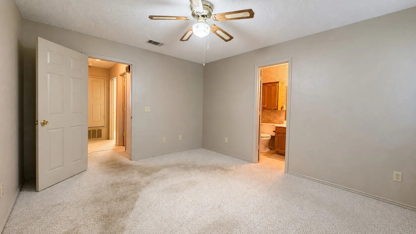 Single Family Residence For Sale in Lamar County , 1350 26th Street NE, Paris, Texas 75460, 3 Bedroom, 2 Bathroom, 2 Garage spaces, 1,340 Sqft, built in 1986, mls#21345661, Real Estate Agent in Paris, Homes For Sale in Lamar county, Homes For Sale in Paris, Realtor in Paris Texas, Real Estate Brokerage Independent Realty Texas, Luminita Cordes Realtor