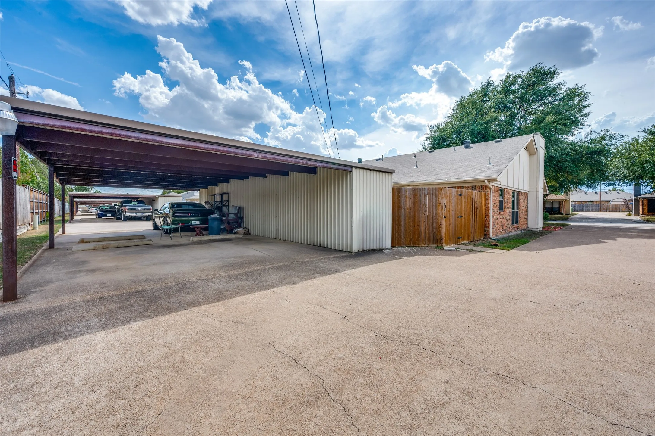 Single Family Residence For Sale in Tarrant County , 5720 Cancun Drive, North Richland Hills, Texas 76180, 4 Bedroom, 4 Bathroom, Garage spaces, 2,124 Sqft, built in 1985, mls#21341536, Real Estate Agent in North Richland Hills, Homes For Sale in Tarrant county, Homes For Sale in North Richland Hills, Realtor in North Richland Hills Texas, Real Estate Brokerage Independent Realty Texas, Luminita Cordes Realtor