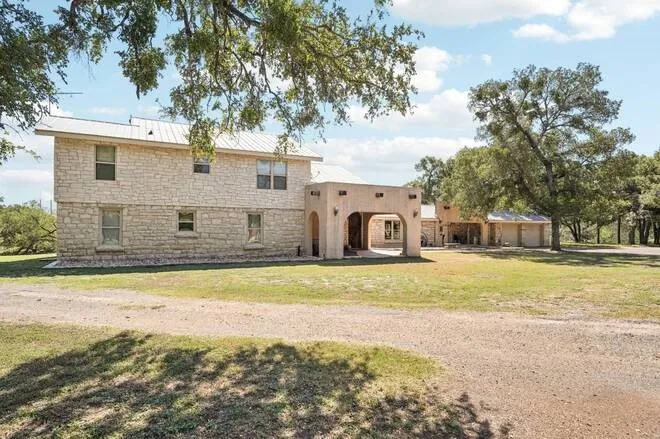 Improved Land For Sale in Lampasas County , 190 Private Road 3011, Lampasas, Texas 76550, 0, 0, Garage spaces, 0 Sqft, built in 1996, Price $6,100,000, mls#21343570, Real Estate Agent in Lampasas, Homes For Sale in Lampasas county, Homes For Sale in Lampasas, Realtor in Lampasas Texas, Real Estate Brokerage Independent Realty Texas, Luminita Cordes Realtor