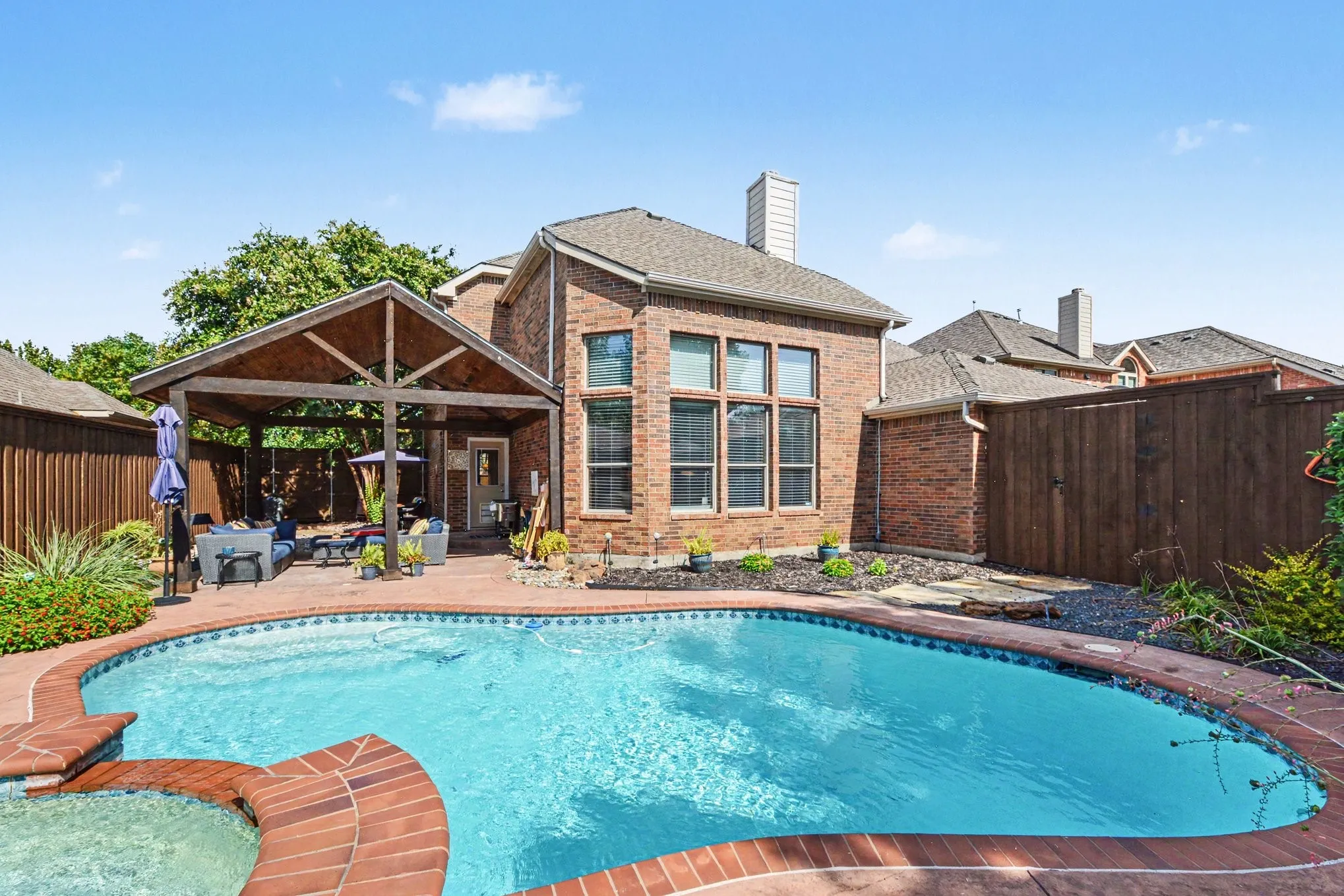 Single Family Residence For Sale in Denton County , 8481 Liverpool Lane, Frisco, Texas 75036, 4 Bedroom, 4 Bathroom, 2 Garage spaces, 3,152 Sqft, built in 2004, mls#21344562, Real Estate Agent in Frisco, Homes For Sale in Denton county, Homes For Sale in Frisco, Realtor in Frisco Texas, Real Estate Brokerage Independent Realty Texas, Luminita Cordes Realtor