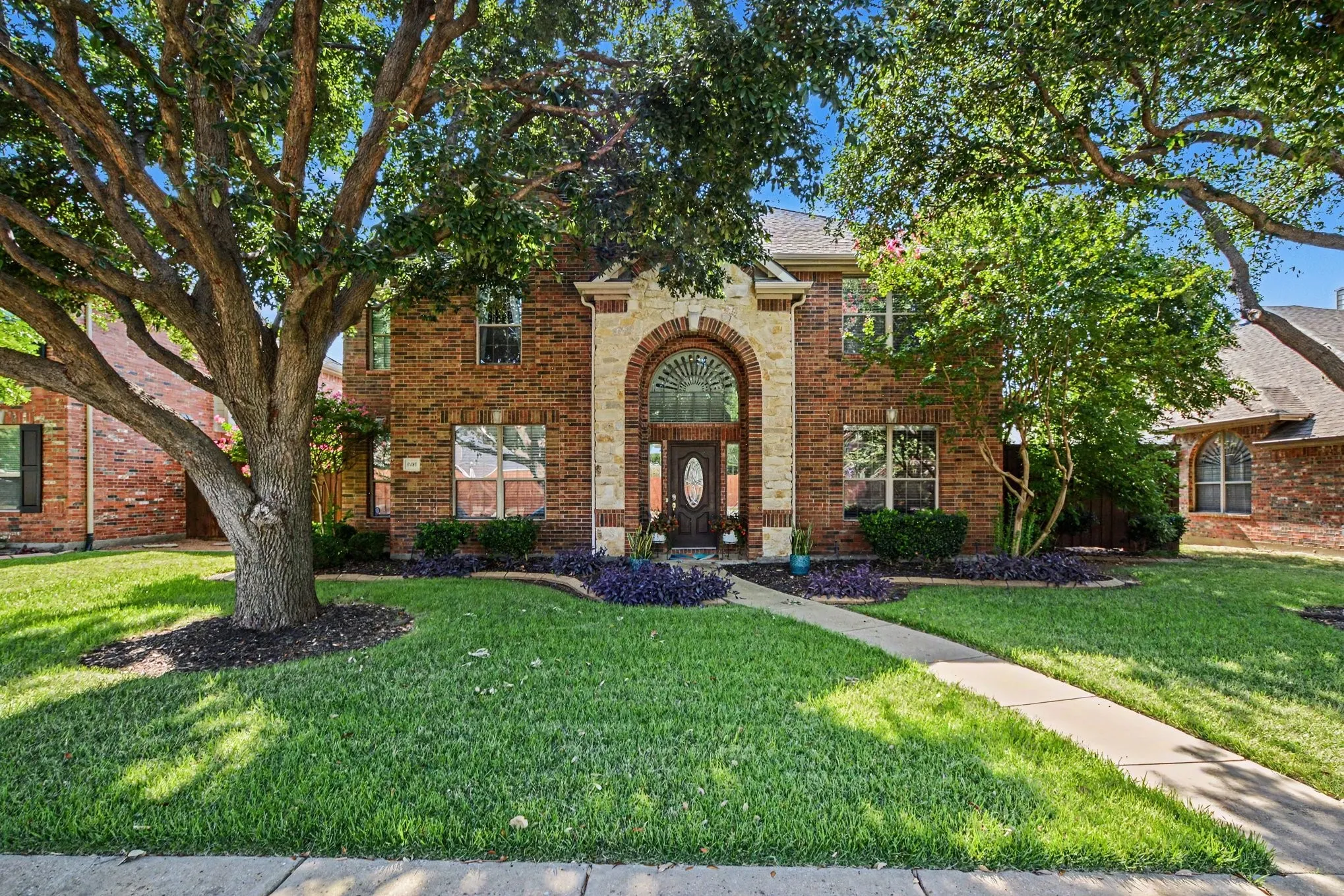 Single Family Residence For Sale in Denton County , 8481 Liverpool Lane, Frisco, Texas 75036, 4 Bedroom, 4 Bathroom, 2 Garage spaces, 3,152 Sqft, built in 2004, mls#21344562, Real Estate Agent in Frisco, Homes For Sale in Denton county, Homes For Sale in Frisco, Realtor in Frisco Texas, Real Estate Brokerage Independent Realty Texas, Luminita Cordes Realtor