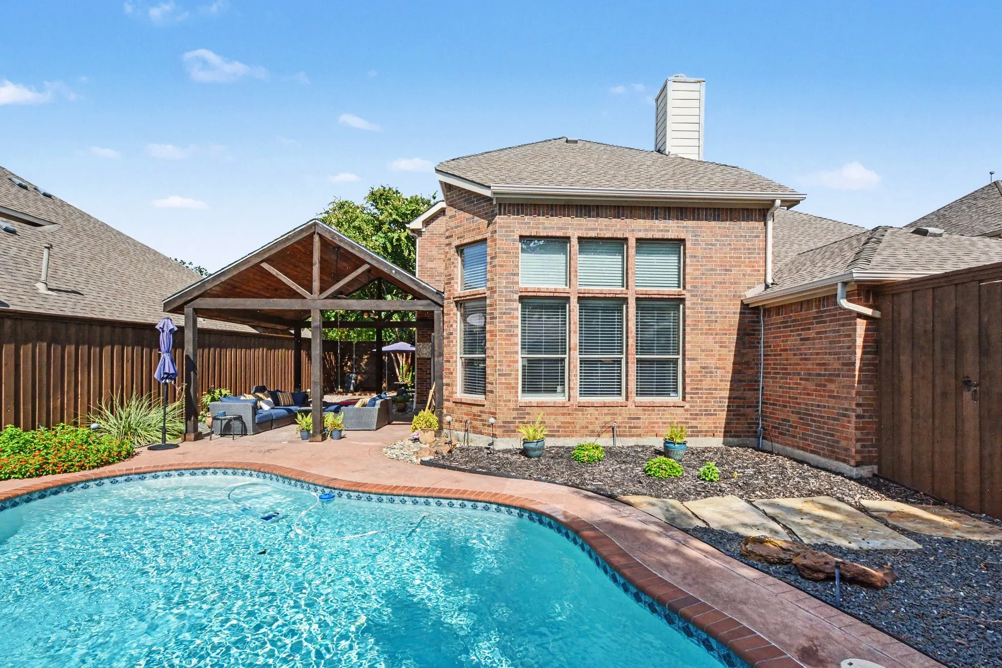 Single Family Residence For Sale in Denton County , 8481 Liverpool Lane, Frisco, Texas 75036, 4 Bedroom, 4 Bathroom, 2 Garage spaces, 3,152 Sqft, built in 2004, mls#21344562, Real Estate Agent in Frisco, Homes For Sale in Denton county, Homes For Sale in Frisco, Realtor in Frisco Texas, Real Estate Brokerage Independent Realty Texas, Luminita Cordes Realtor