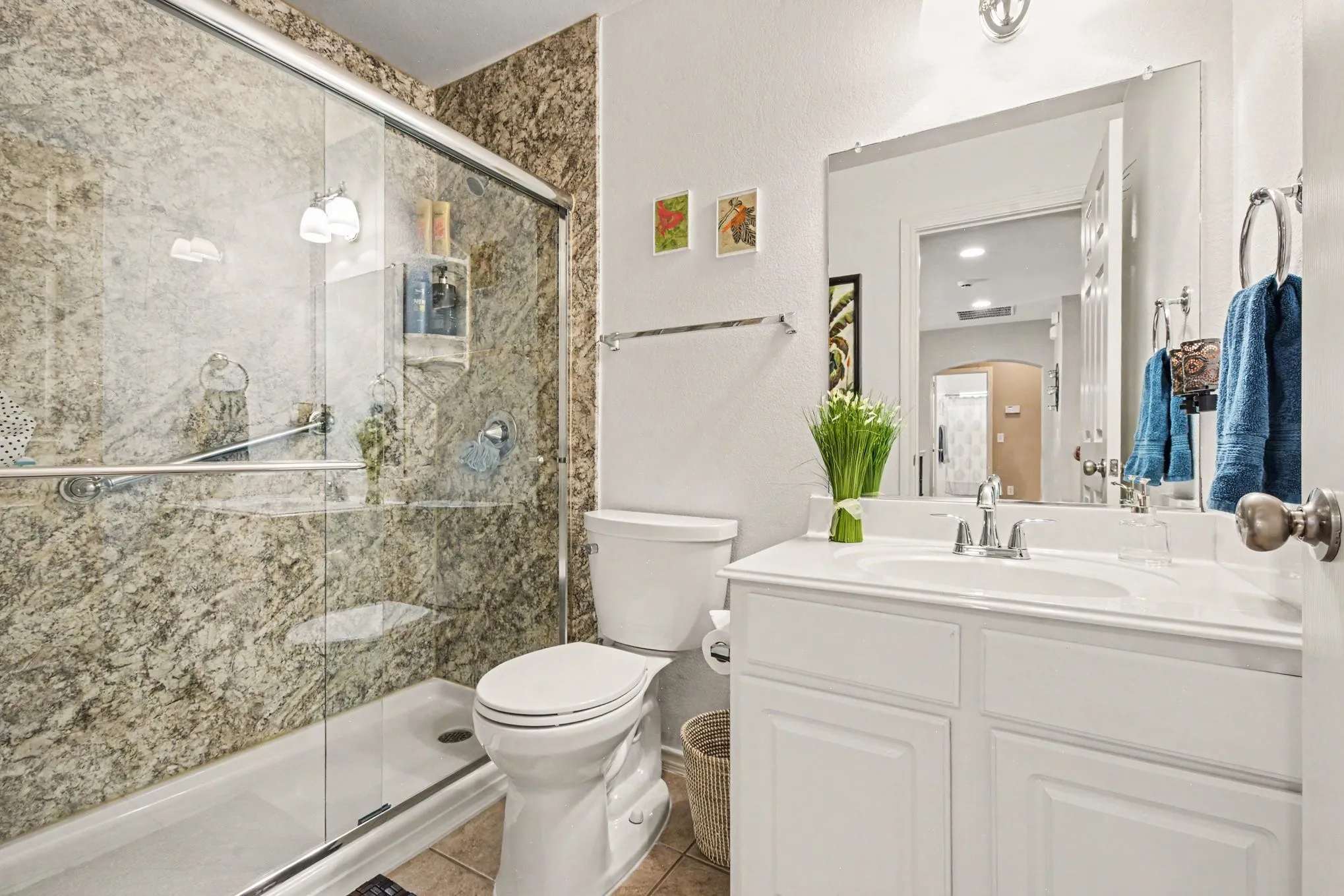 Single Family Residence For Sale in Denton County , 8481 Liverpool Lane, Frisco, Texas 75036, 4 Bedroom, 4 Bathroom, 2 Garage spaces, 3,152 Sqft, built in 2004, mls#21344562, Real Estate Agent in Frisco, Homes For Sale in Denton county, Homes For Sale in Frisco, Realtor in Frisco Texas, Real Estate Brokerage Independent Realty Texas, Luminita Cordes Realtor