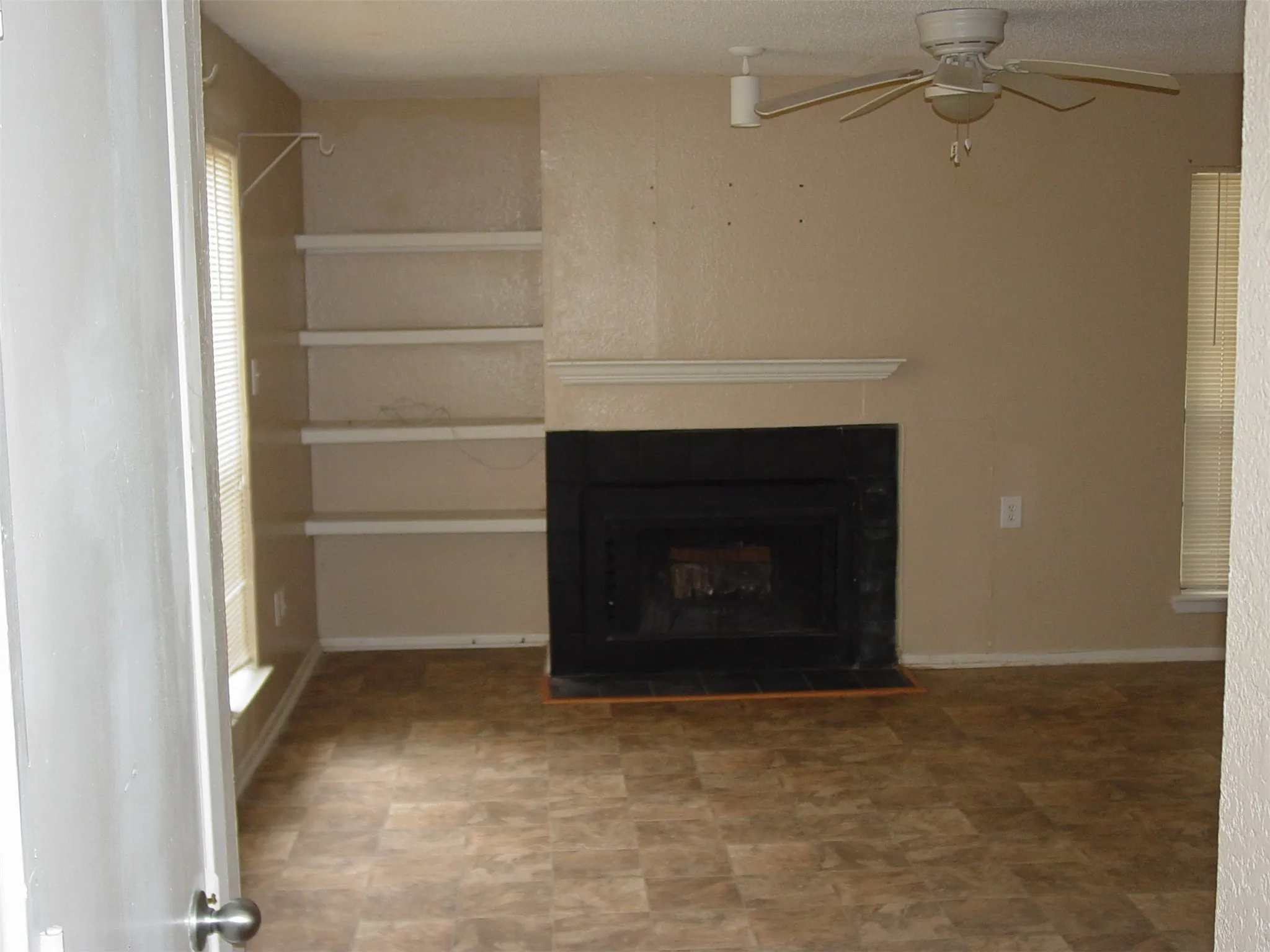 Condominium For Sale in Dallas County , 9609 Walnut Street 10104, Dallas, Texas 75243, 1 Bedroom, 1 Bathroom, Garage spaces, 759 Sqft, built in 1983, Price $90,000, mls#21345895, Real Estate Agent in Dallas, Homes For Sale in Dallas county, Homes For Sale in Dallas, Realtor in Dallas Texas, Real Estate Brokerage Independent Realty Texas, Luminita Cordes Realtor