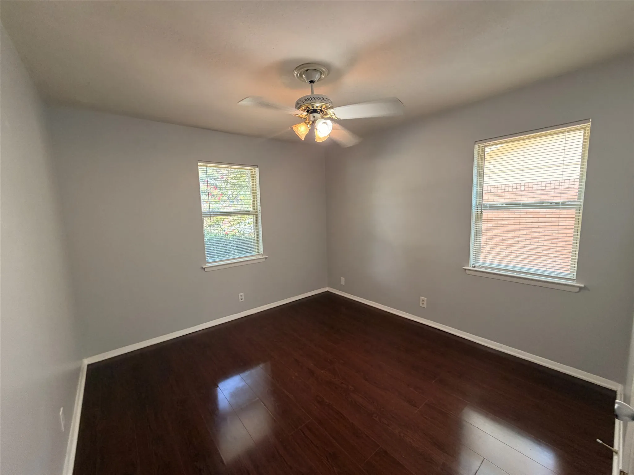 Single Family Residence For Rent in Tarrant County , 825 Bryan Drive, Bedford, Texas 76022, 3 Bedroom, 2 Bathroom, 1 Garage spaces, 1,012 Sqft, built in 1960, mls#21345897, Real Estate Agent in Bedford, Homes For Rent in Tarrant county, Homes For Rent in Bedford, Realtor in Bedford Texas, Real Estate Brokerage Independent Realty Texas, Luminita Cordes Realtor