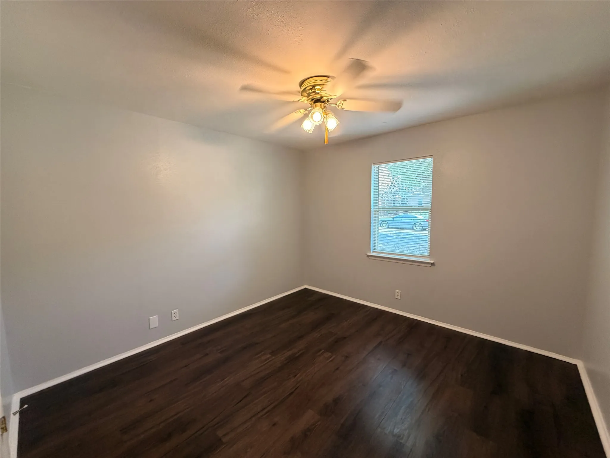 Single Family Residence For Rent in Tarrant County , 825 Bryan Drive, Bedford, Texas 76022, 3 Bedroom, 2 Bathroom, 1 Garage spaces, 1,012 Sqft, built in 1960, mls#21345897, Real Estate Agent in Bedford, Homes For Rent in Tarrant county, Homes For Rent in Bedford, Realtor in Bedford Texas, Real Estate Brokerage Independent Realty Texas, Luminita Cordes Realtor