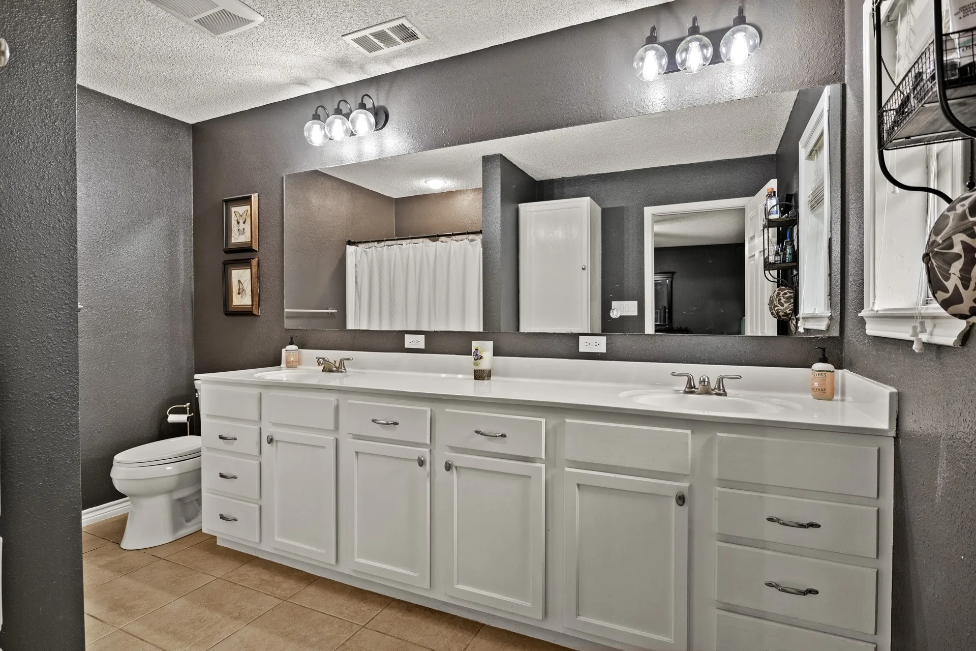 Single Family Residence For Sale in Camp County , 419 County Road 4164, Pittsburg, Texas 75686, 3 Bedroom, 2 Bathroom, 2 Garage spaces, 1,537 Sqft, built in 1977, mls#21345878, Real Estate Agent in Pittsburg, Homes For Sale in Camp county, Homes For Sale in Pittsburg, Realtor in Pittsburg Texas, Real Estate Brokerage Independent Realty Texas, Luminita Cordes Realtor