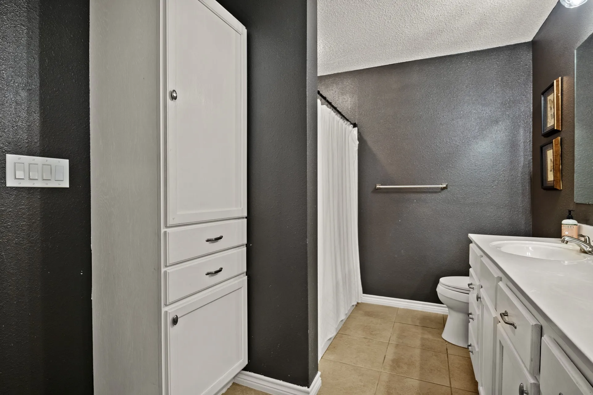 Single Family Residence For Sale in Camp County , 419 County Road 4164, Pittsburg, Texas 75686, 3 Bedroom, 2 Bathroom, 2 Garage spaces, 1,537 Sqft, built in 1977, mls#21345878, Real Estate Agent in Pittsburg, Homes For Sale in Camp county, Homes For Sale in Pittsburg, Realtor in Pittsburg Texas, Real Estate Brokerage Independent Realty Texas, Luminita Cordes Realtor