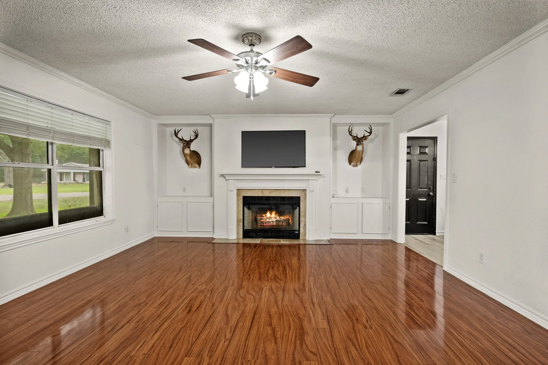 Single Family Residence For Sale in Camp County , 419 County Road 4164, Pittsburg, Texas 75686, 3 Bedroom, 2 Bathroom, 2 Garage spaces, 1,537 Sqft, built in 1977, mls#21345878, Real Estate Agent in Pittsburg, Homes For Sale in Camp county, Homes For Sale in Pittsburg, Realtor in Pittsburg Texas, Real Estate Brokerage Independent Realty Texas, Luminita Cordes Realtor