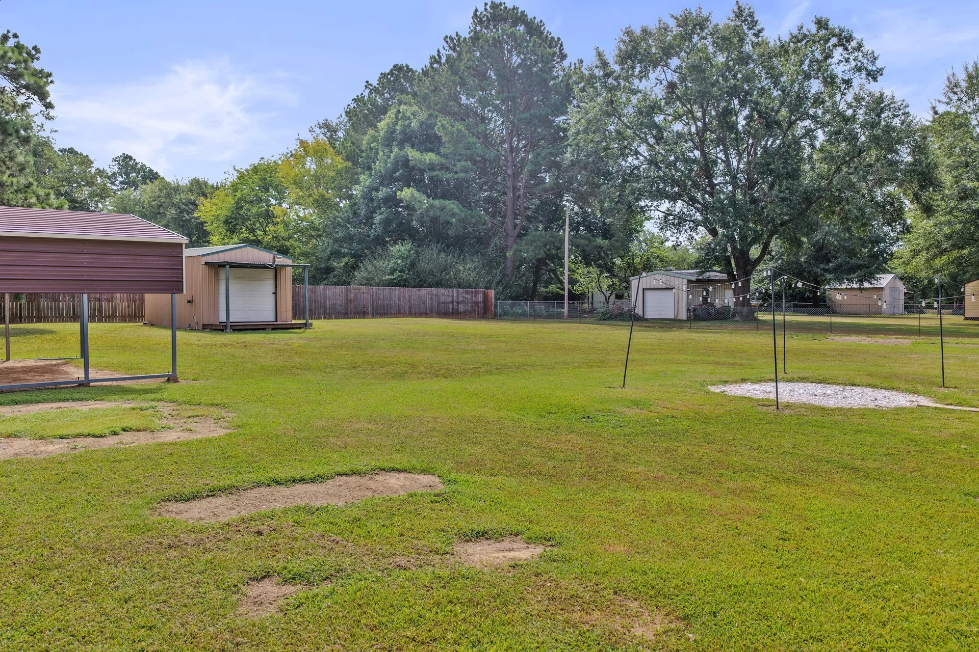 Single Family Residence For Sale in Camp County , 419 County Road 4164, Pittsburg, Texas 75686, 3 Bedroom, 2 Bathroom, 2 Garage spaces, 1,537 Sqft, built in 1977, mls#21345878, Real Estate Agent in Pittsburg, Homes For Sale in Camp county, Homes For Sale in Pittsburg, Realtor in Pittsburg Texas, Real Estate Brokerage Independent Realty Texas, Luminita Cordes Realtor