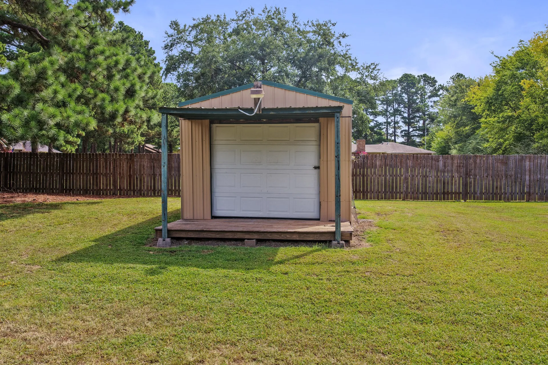 Single Family Residence For Sale in Camp County , 419 County Road 4164, Pittsburg, Texas 75686, 3 Bedroom, 2 Bathroom, 2 Garage spaces, 1,537 Sqft, built in 1977, mls#21345878, Real Estate Agent in Pittsburg, Homes For Sale in Camp county, Homes For Sale in Pittsburg, Realtor in Pittsburg Texas, Real Estate Brokerage Independent Realty Texas, Luminita Cordes Realtor