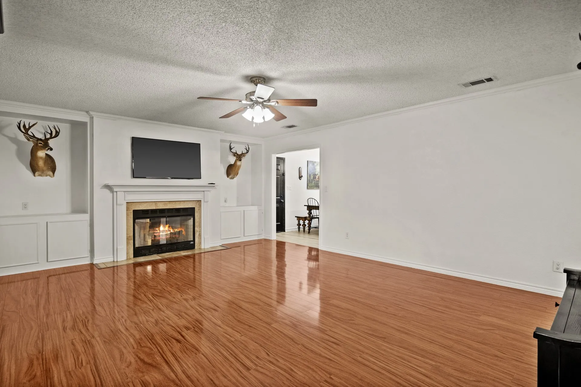 Single Family Residence For Sale in Camp County , 419 County Road 4164, Pittsburg, Texas 75686, 3 Bedroom, 2 Bathroom, 2 Garage spaces, 1,537 Sqft, built in 1977, mls#21345878, Real Estate Agent in Pittsburg, Homes For Sale in Camp county, Homes For Sale in Pittsburg, Realtor in Pittsburg Texas, Real Estate Brokerage Independent Realty Texas, Luminita Cordes Realtor