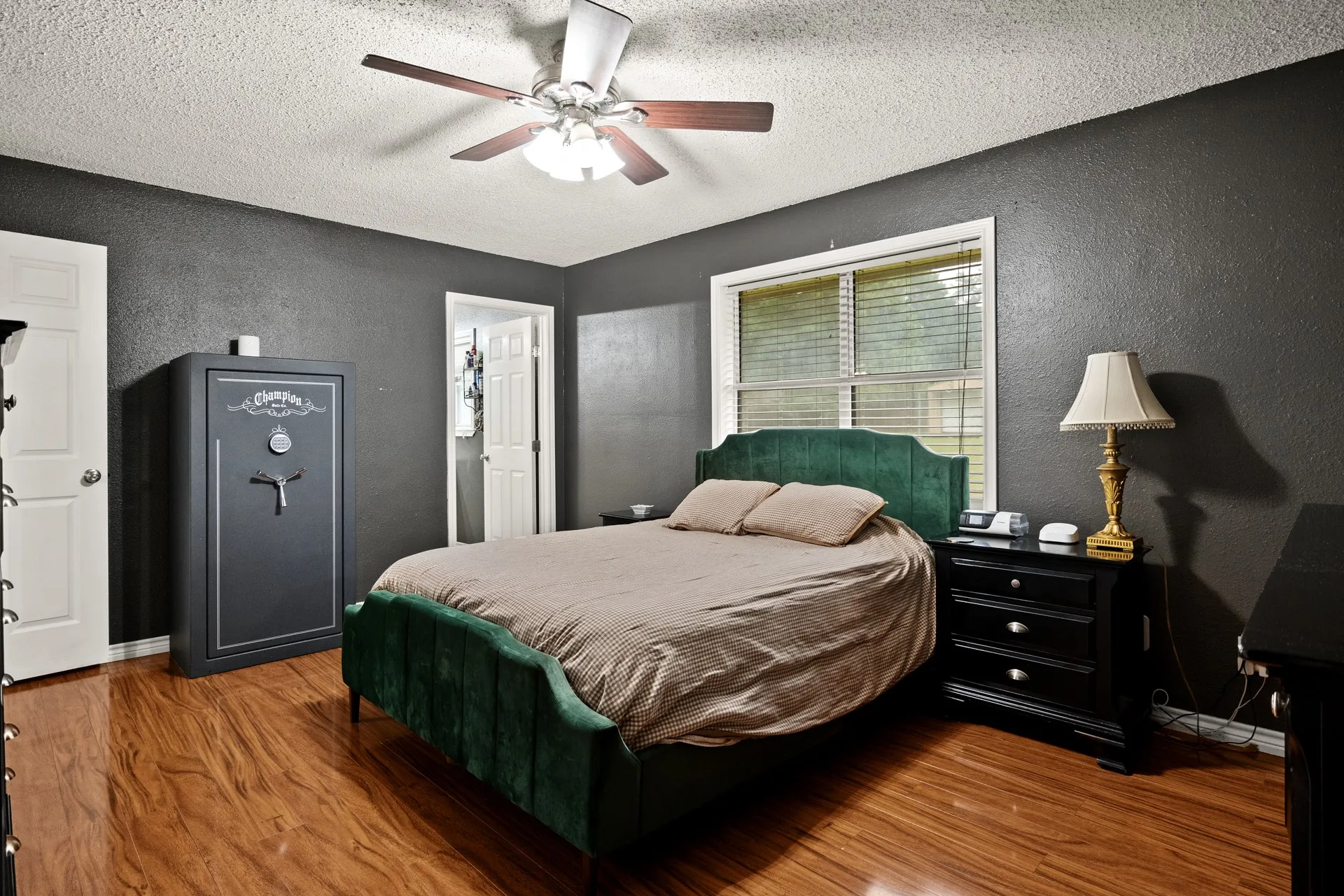 Single Family Residence For Sale in Camp County , 419 County Road 4164, Pittsburg, Texas 75686, 3 Bedroom, 2 Bathroom, 2 Garage spaces, 1,537 Sqft, built in 1977, mls#21345878, Real Estate Agent in Pittsburg, Homes For Sale in Camp county, Homes For Sale in Pittsburg, Realtor in Pittsburg Texas, Real Estate Brokerage Independent Realty Texas, Luminita Cordes Realtor