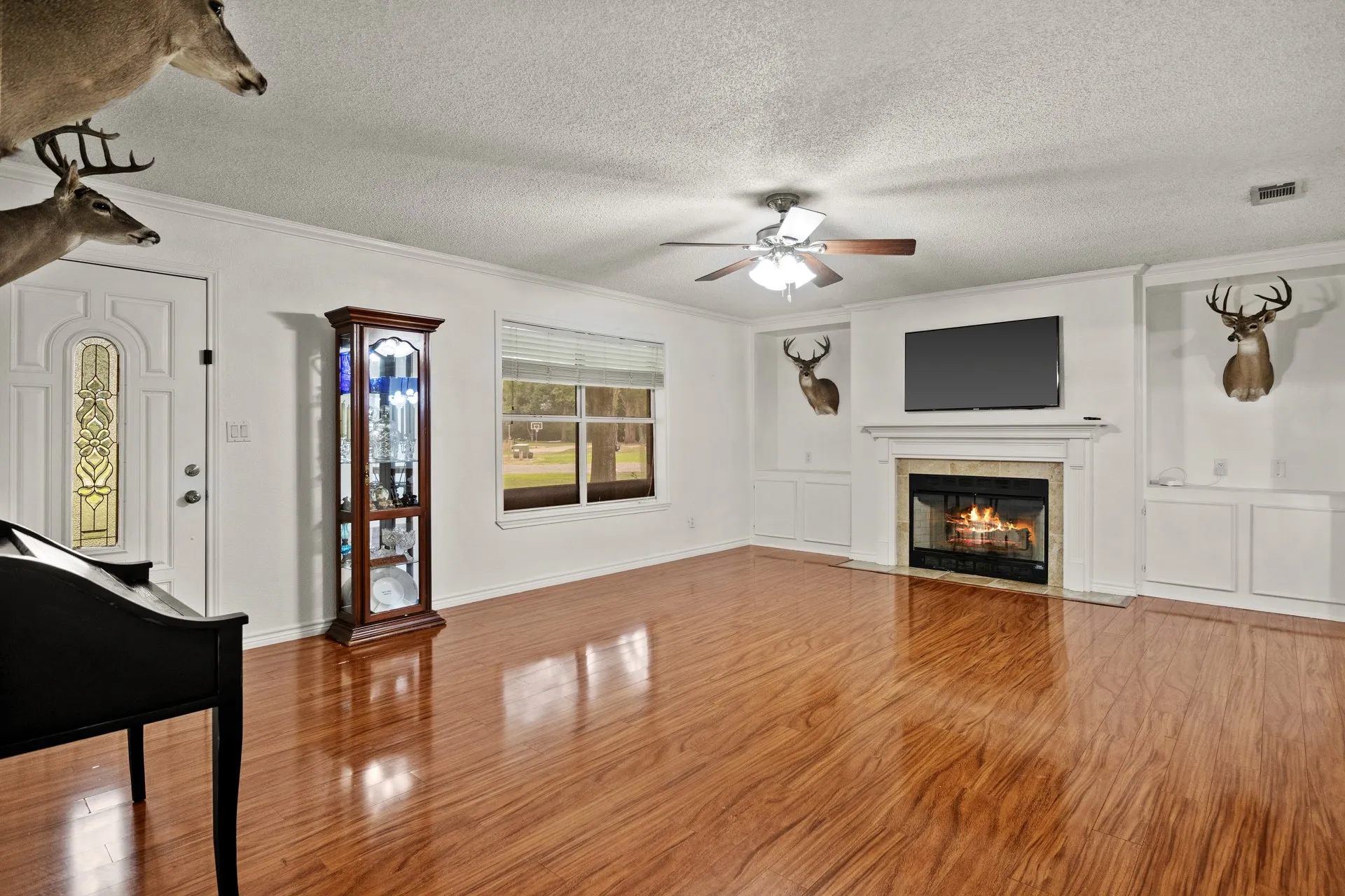 Single Family Residence For Sale in Camp County , 419 County Road 4164, Pittsburg, Texas 75686, 3 Bedroom, 2 Bathroom, 2 Garage spaces, 1,537 Sqft, built in 1977, mls#21345878, Real Estate Agent in Pittsburg, Homes For Sale in Camp county, Homes For Sale in Pittsburg, Realtor in Pittsburg Texas, Real Estate Brokerage Independent Realty Texas, Luminita Cordes Realtor