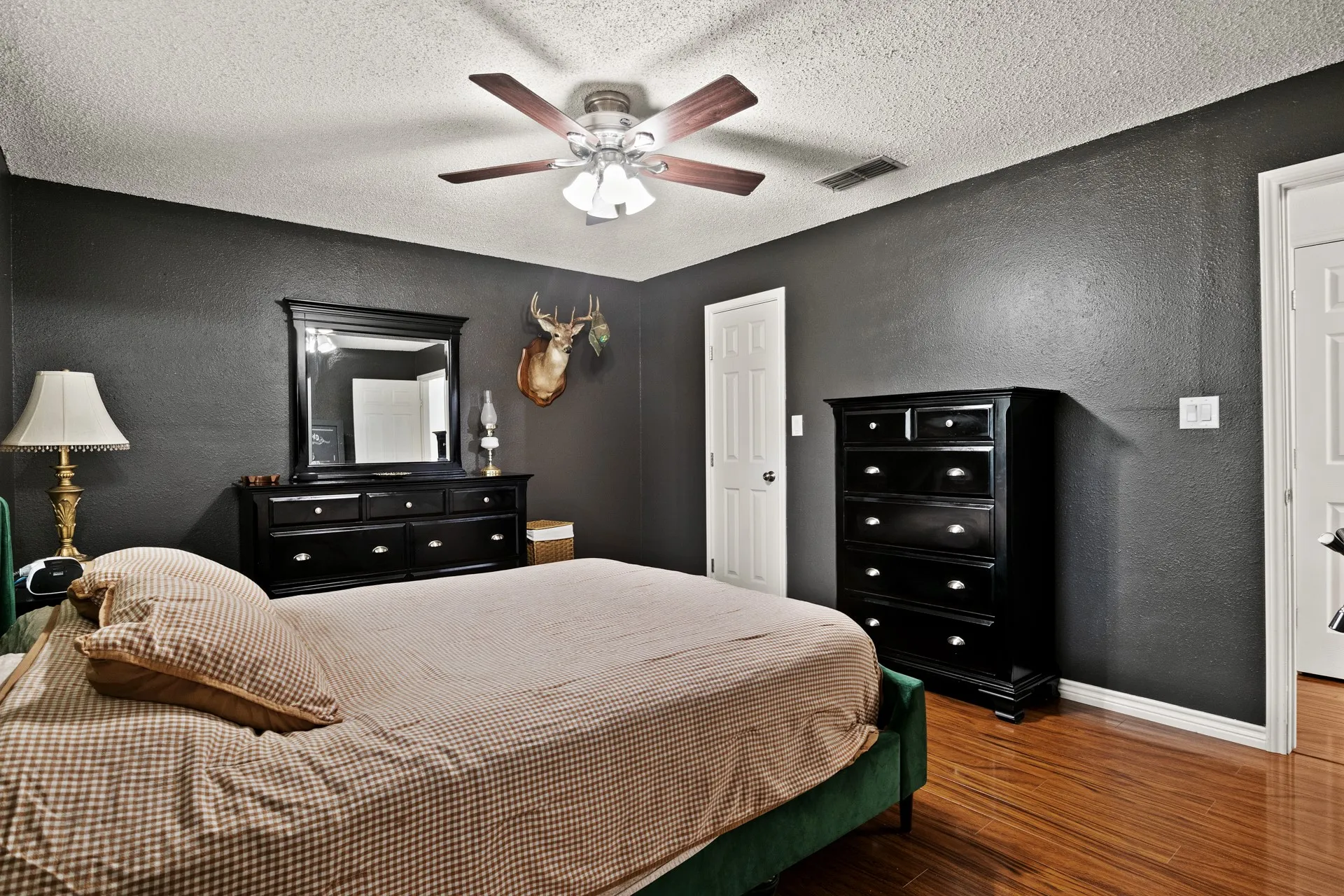 Single Family Residence For Sale in Camp County , 419 County Road 4164, Pittsburg, Texas 75686, 3 Bedroom, 2 Bathroom, 2 Garage spaces, 1,537 Sqft, built in 1977, mls#21345878, Real Estate Agent in Pittsburg, Homes For Sale in Camp county, Homes For Sale in Pittsburg, Realtor in Pittsburg Texas, Real Estate Brokerage Independent Realty Texas, Luminita Cordes Realtor
