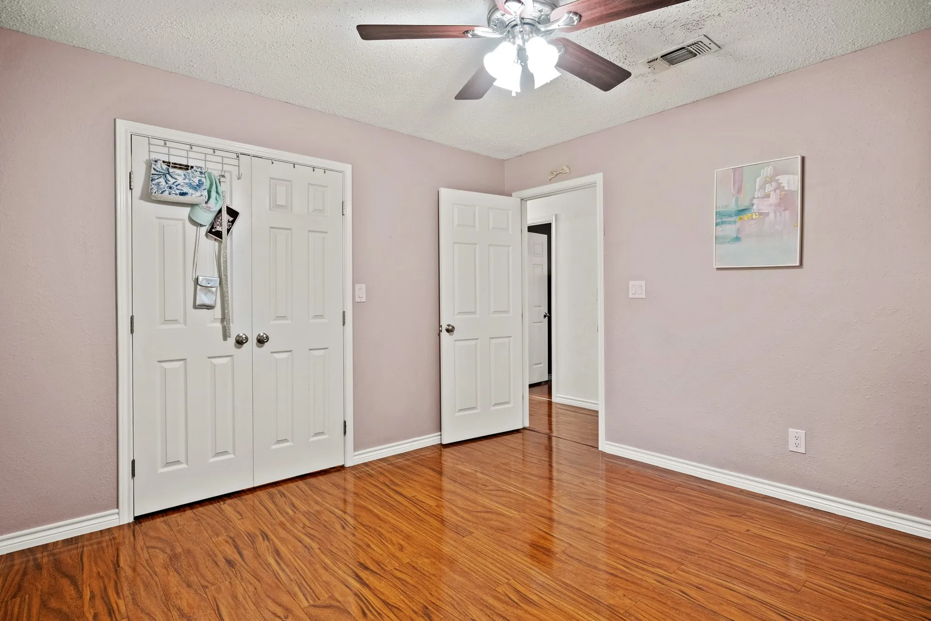Single Family Residence For Sale in Camp County , 419 County Road 4164, Pittsburg, Texas 75686, 3 Bedroom, 2 Bathroom, 2 Garage spaces, 1,537 Sqft, built in 1977, mls#21345878, Real Estate Agent in Pittsburg, Homes For Sale in Camp county, Homes For Sale in Pittsburg, Realtor in Pittsburg Texas, Real Estate Brokerage Independent Realty Texas, Luminita Cordes Realtor