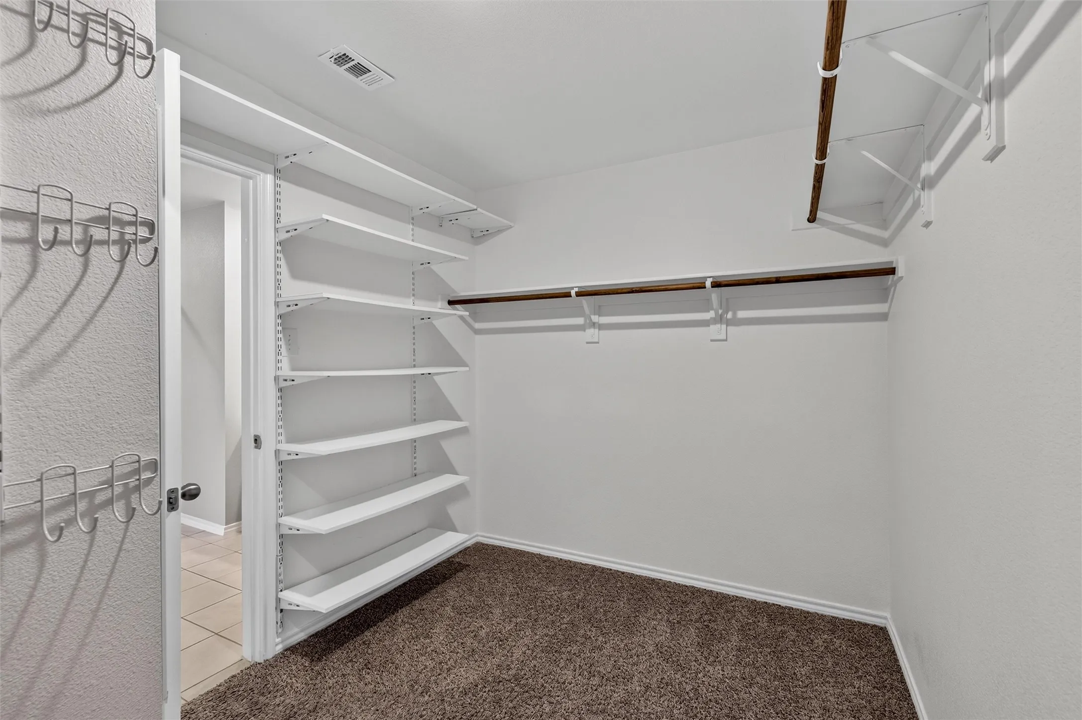 Single Family Residence For Sale in Denton County , 965 Fueller Drive, Aubrey, Texas 76227, 4 Bedroom, 2 Bathroom, 2 Garage spaces, 1,836 Sqft, built in 2021, mls#21342683, Real Estate Agent in Aubrey, Homes For Sale in Denton county, Homes For Sale in Aubrey, Realtor in Aubrey Texas, Real Estate Brokerage Independent Realty Texas, Luminita Cordes Realtor