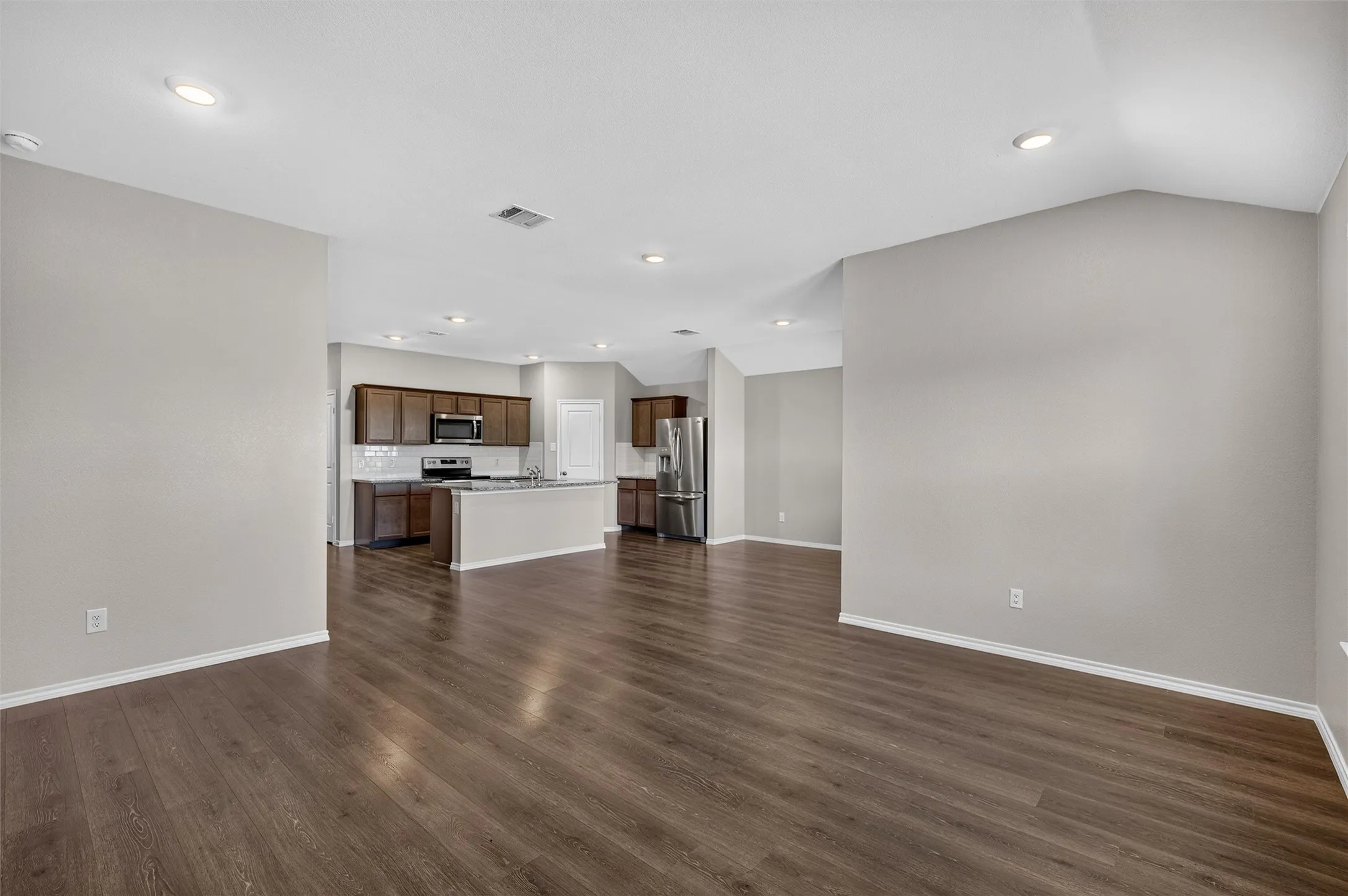 Single Family Residence For Sale in Denton County , 965 Fueller Drive, Aubrey, Texas 76227, 4 Bedroom, 2 Bathroom, 2 Garage spaces, 1,836 Sqft, built in 2021, mls#21342683, Real Estate Agent in Aubrey, Homes For Sale in Denton county, Homes For Sale in Aubrey, Realtor in Aubrey Texas, Real Estate Brokerage Independent Realty Texas, Luminita Cordes Realtor