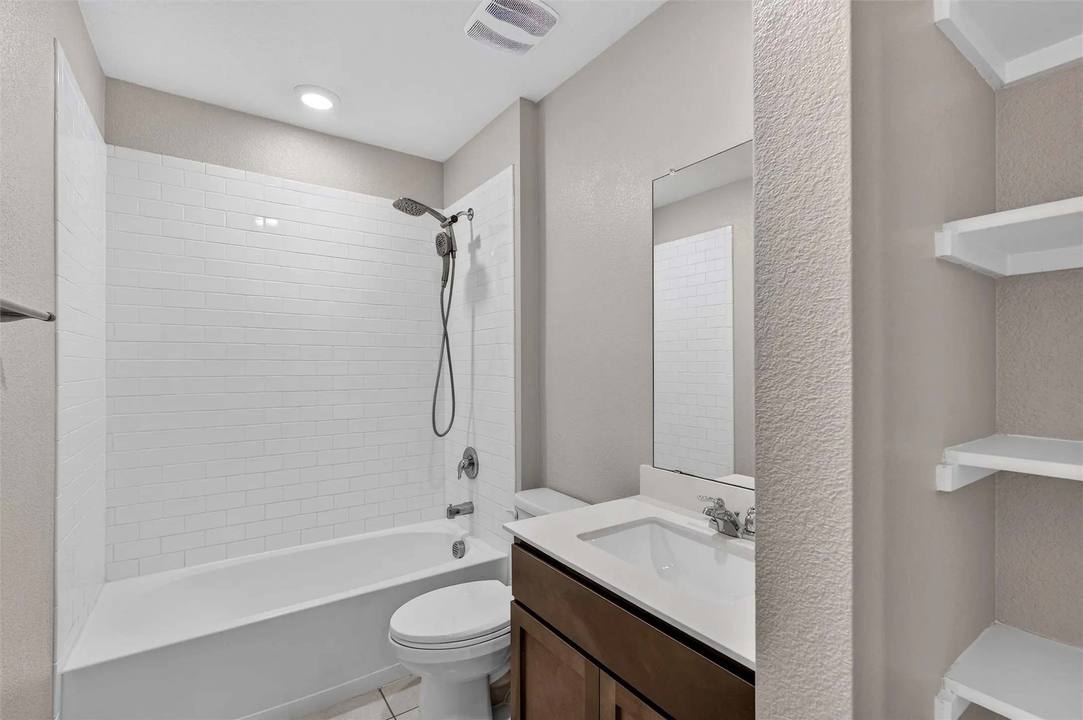 Single Family Residence For Sale in Denton County , 965 Fueller Drive, Aubrey, Texas 76227, 4 Bedroom, 2 Bathroom, 2 Garage spaces, 1,836 Sqft, built in 2021, mls#21342683, Real Estate Agent in Aubrey, Homes For Sale in Denton county, Homes For Sale in Aubrey, Realtor in Aubrey Texas, Real Estate Brokerage Independent Realty Texas, Luminita Cordes Realtor