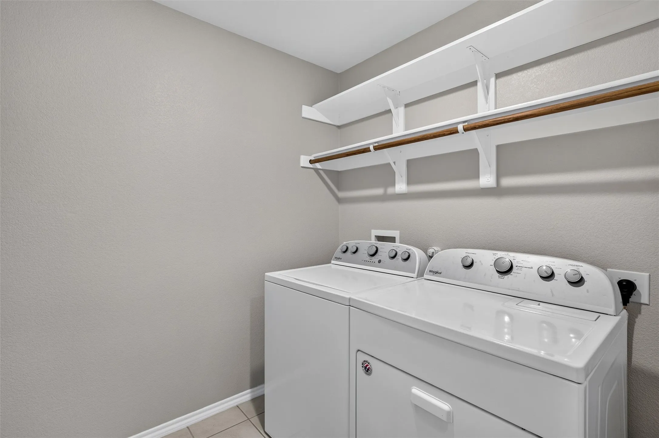 Single Family Residence For Sale in Denton County , 965 Fueller Drive, Aubrey, Texas 76227, 4 Bedroom, 2 Bathroom, 2 Garage spaces, 1,836 Sqft, built in 2021, mls#21342683, Real Estate Agent in Aubrey, Homes For Sale in Denton county, Homes For Sale in Aubrey, Realtor in Aubrey Texas, Real Estate Brokerage Independent Realty Texas, Luminita Cordes Realtor