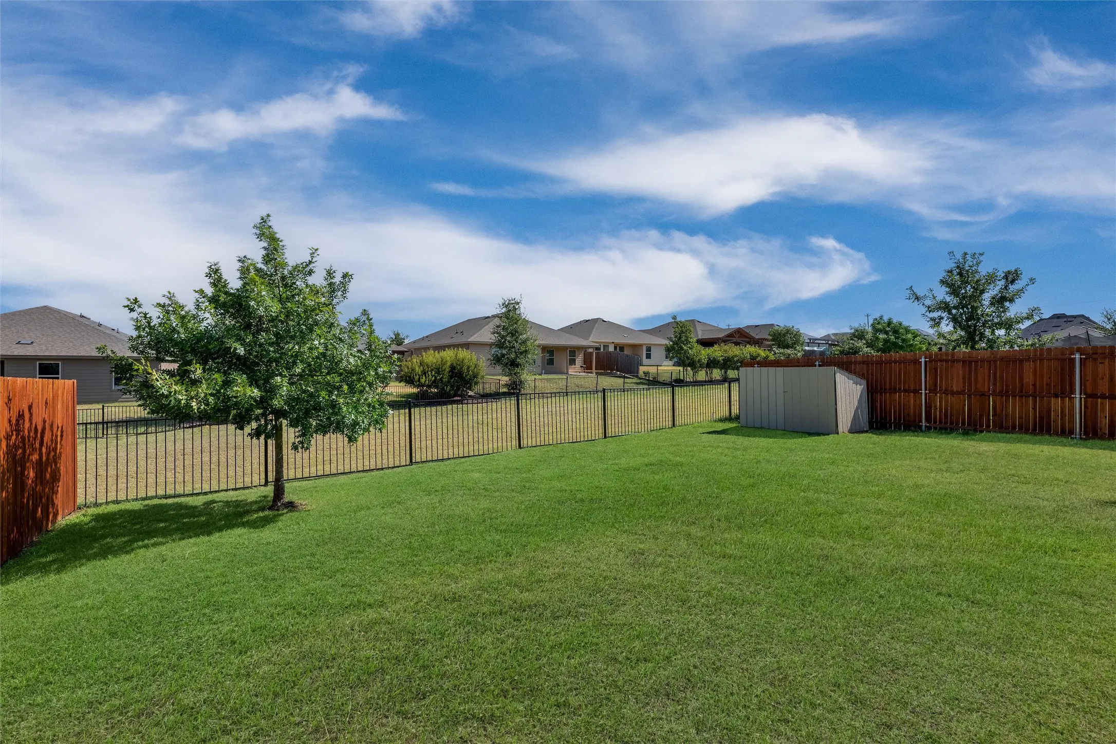 Single Family Residence For Sale in Denton County , 965 Fueller Drive, Aubrey, Texas 76227, 4 Bedroom, 2 Bathroom, 2 Garage spaces, 1,836 Sqft, built in 2021, mls#21342683, Real Estate Agent in Aubrey, Homes For Sale in Denton county, Homes For Sale in Aubrey, Realtor in Aubrey Texas, Real Estate Brokerage Independent Realty Texas, Luminita Cordes Realtor
