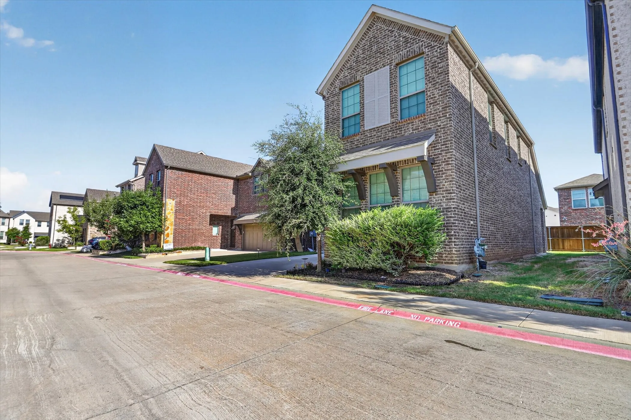 Single Family Residence For Sale in Dallas County , 243 Woodson Street, Irving, Texas 75063, 4 Bedroom, 3 Bathroom, 2 Garage spaces, 1,863 Sqft, built in 2020, mls#21343793, Real Estate Agent in Irving, Homes For Sale in Dallas county, Homes For Sale in Irving, Realtor in Irving Texas, Real Estate Brokerage Independent Realty Texas, Luminita Cordes Realtor