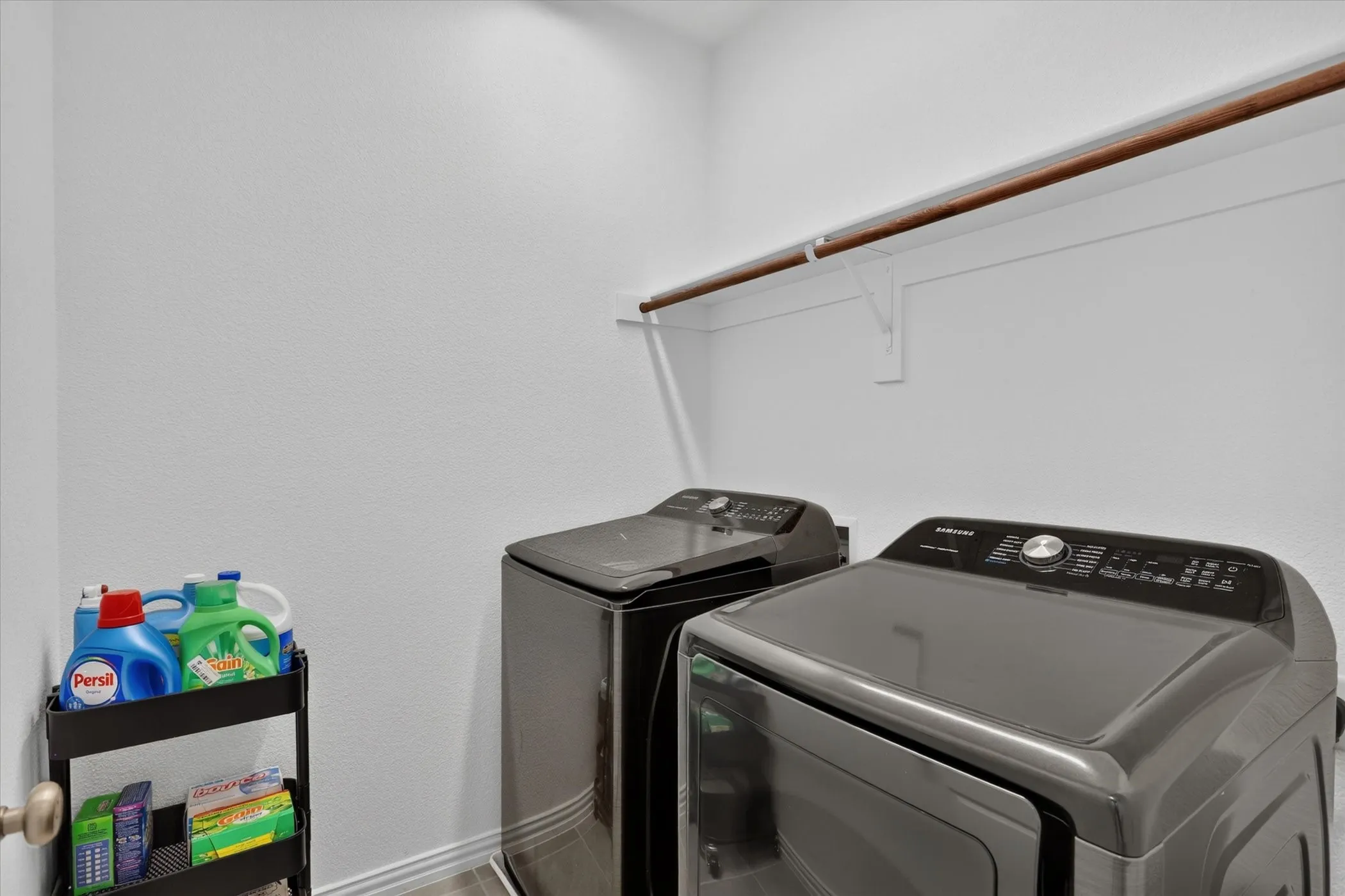 Single Family Residence For Sale in Dallas County , 243 Woodson Street, Irving, Texas 75063, 4 Bedroom, 3 Bathroom, 2 Garage spaces, 1,863 Sqft, built in 2020, mls#21343793, Real Estate Agent in Irving, Homes For Sale in Dallas county, Homes For Sale in Irving, Realtor in Irving Texas, Real Estate Brokerage Independent Realty Texas, Luminita Cordes Realtor