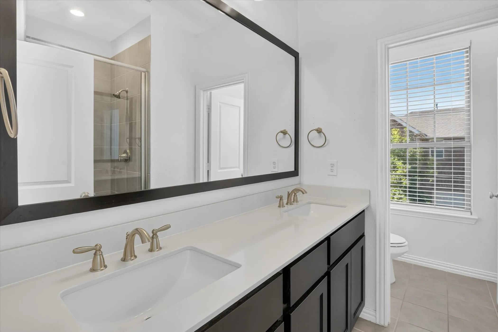 Single Family Residence For Sale in Dallas County , 243 Woodson Street, Irving, Texas 75063, 4 Bedroom, 3 Bathroom, 2 Garage spaces, 1,863 Sqft, built in 2020, mls#21343793, Real Estate Agent in Irving, Homes For Sale in Dallas county, Homes For Sale in Irving, Realtor in Irving Texas, Real Estate Brokerage Independent Realty Texas, Luminita Cordes Realtor