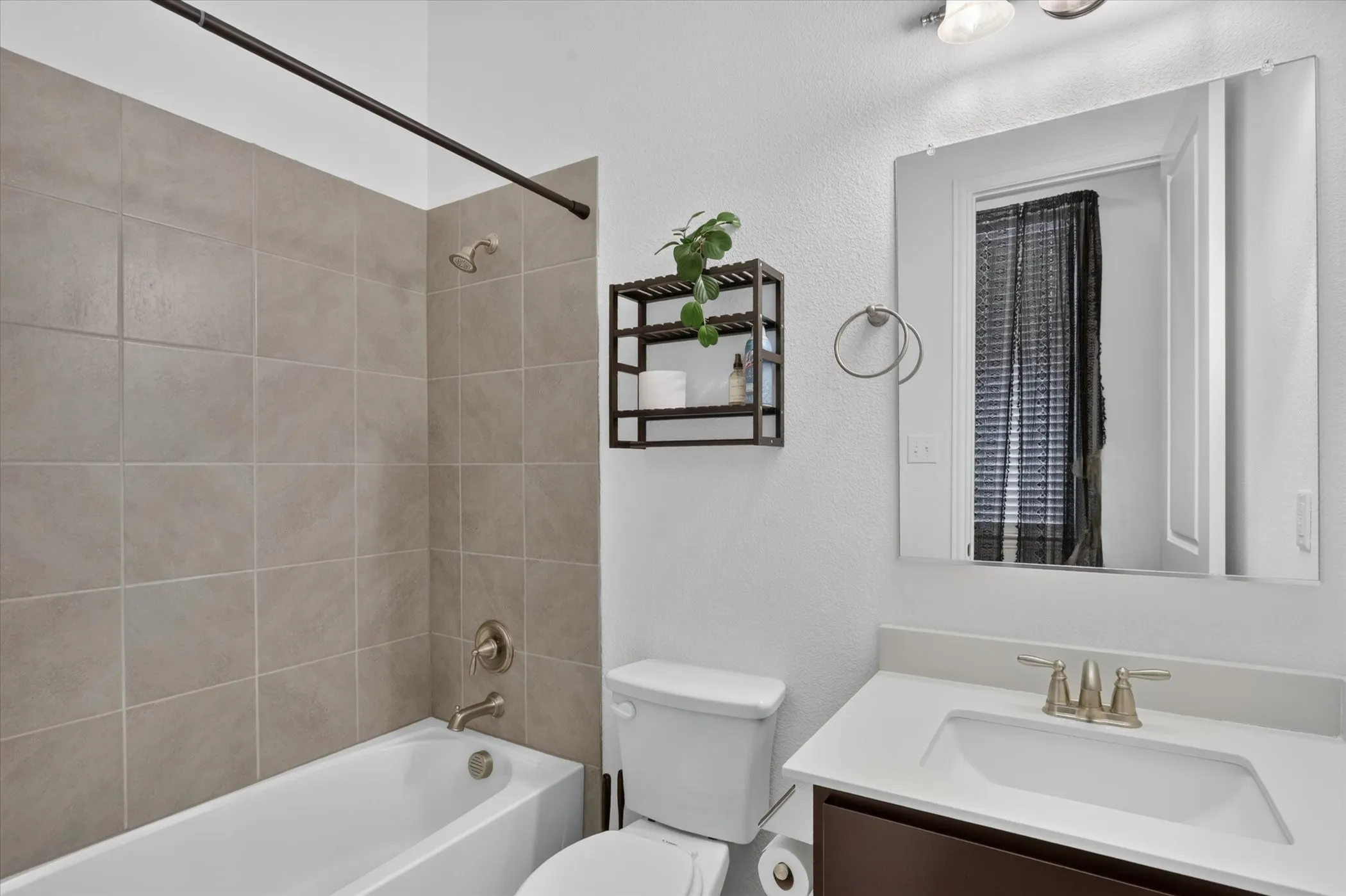 Single Family Residence For Sale in Dallas County , 243 Woodson Street, Irving, Texas 75063, 4 Bedroom, 3 Bathroom, 2 Garage spaces, 1,863 Sqft, built in 2020, mls#21343793, Real Estate Agent in Irving, Homes For Sale in Dallas county, Homes For Sale in Irving, Realtor in Irving Texas, Real Estate Brokerage Independent Realty Texas, Luminita Cordes Realtor