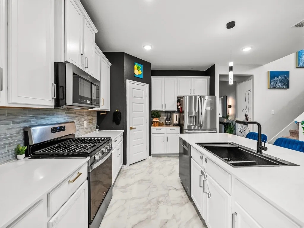 Single Family Residence For Rent in Dallas County , 1908 Twisted Tree Lane, Mesquite, Texas 75181, 4 Bedroom, 3 Bathroom, 2 Garage spaces, 2,713 Sqft, built in 2023, mls#21320665, Real Estate Agent in Mesquite, Homes For Rent in Dallas county, Homes For Rent in Mesquite, Realtor in Mesquite Texas, Real Estate Brokerage Independent Realty Texas, Luminita Cordes Realtor
