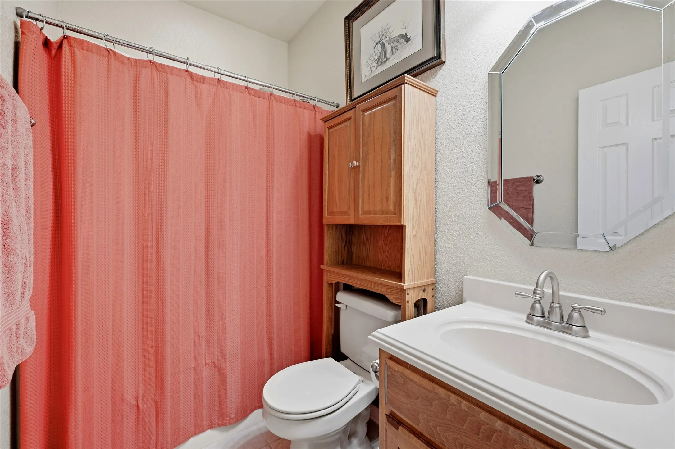 Single Family Residence For Sale in Grayson County , 35 GREENWAY Bend, Pottsboro, Texas 75076, 4 Bedrooms, 2 Bathrooms, 2 Garage spaces, 2,000 Sqft, built in 2003, Price $425,800, mls#21345759, Real Estate Agent in Pottsboro, Homes For Sale in Grayson county, Homes For Sale in Pottsboro, Realtor in Pottsboro Texas, Real Estate Brokerage Independent Realty Texas, Luminita Cordes Realtor