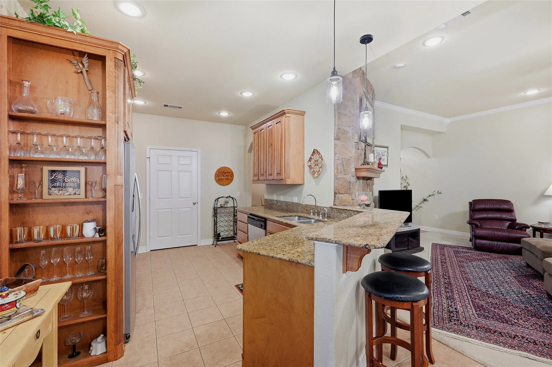 Single Family Residence For Sale in Grayson County , 35 GREENWAY Bend, Pottsboro, Texas 75076, 4 Bedrooms, 2 Bathrooms, 2 Garage spaces, 2,000 Sqft, built in 2003, Price $425,800, mls#21345759, Real Estate Agent in Pottsboro, Homes For Sale in Grayson county, Homes For Sale in Pottsboro, Realtor in Pottsboro Texas, Real Estate Brokerage Independent Realty Texas, Luminita Cordes Realtor