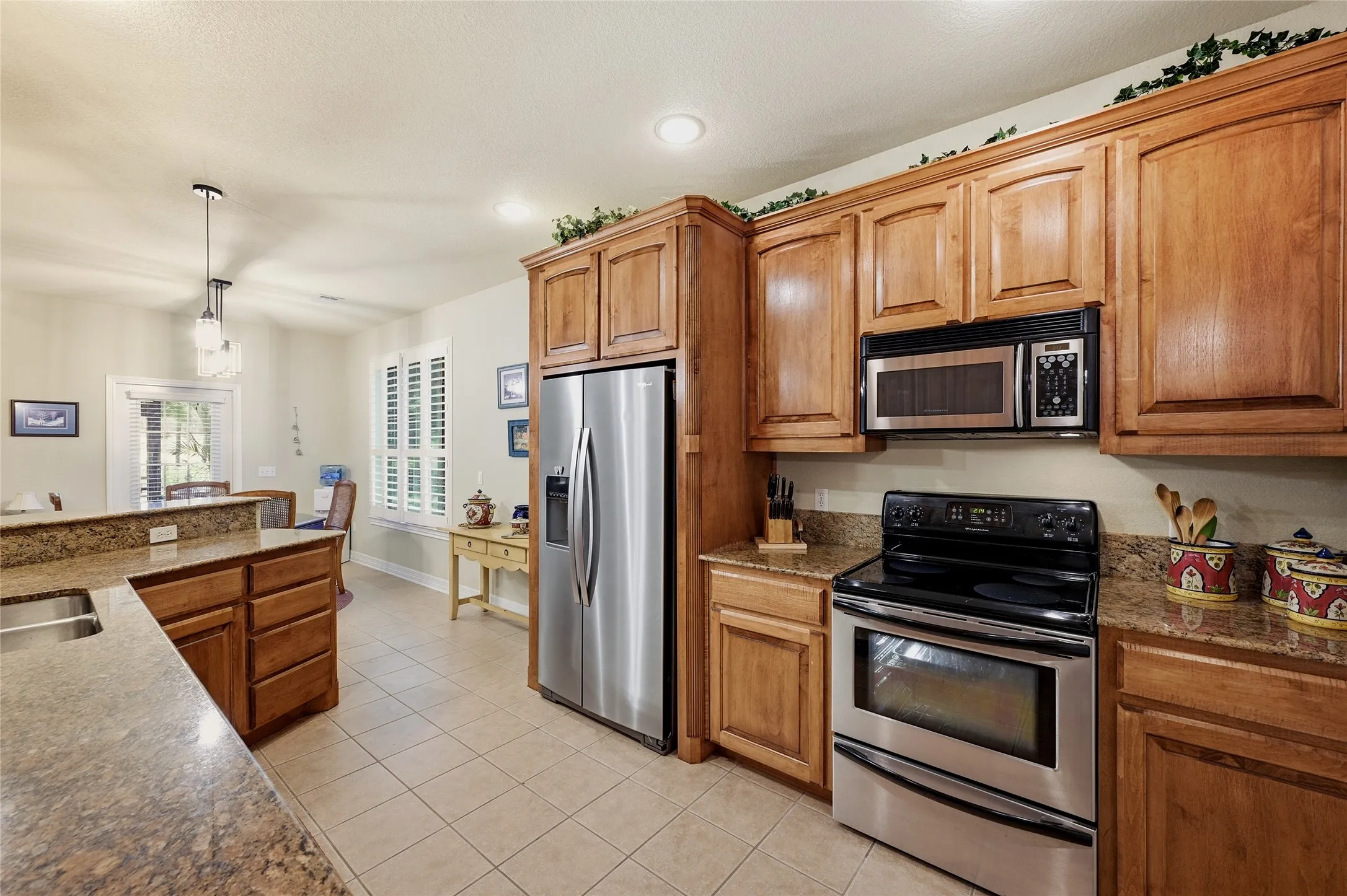 Single Family Residence For Sale in Grayson County , 35 GREENWAY Bend, Pottsboro, Texas 75076, 4 Bedrooms, 2 Bathrooms, 2 Garage spaces, 2,000 Sqft, built in 2003, Price $425,800, mls#21345759, Real Estate Agent in Pottsboro, Homes For Sale in Grayson county, Homes For Sale in Pottsboro, Realtor in Pottsboro Texas, Real Estate Brokerage Independent Realty Texas, Luminita Cordes Realtor