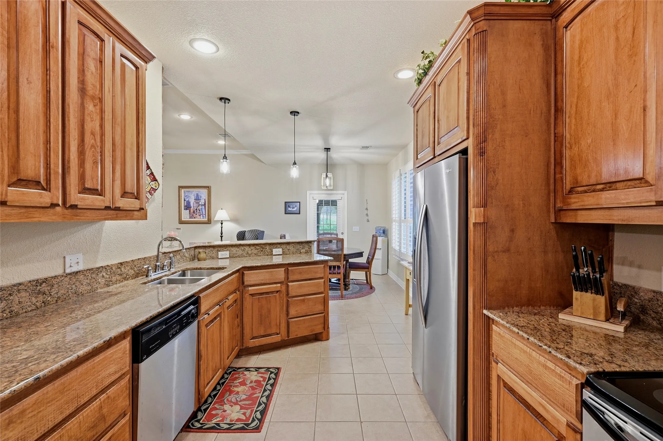 Single Family Residence For Sale in Grayson County , 35 GREENWAY Bend, Pottsboro, Texas 75076, 4 Bedrooms, 2 Bathrooms, 2 Garage spaces, 2,000 Sqft, built in 2003, Price $425,800, mls#21345759, Real Estate Agent in Pottsboro, Homes For Sale in Grayson county, Homes For Sale in Pottsboro, Realtor in Pottsboro Texas, Real Estate Brokerage Independent Realty Texas, Luminita Cordes Realtor