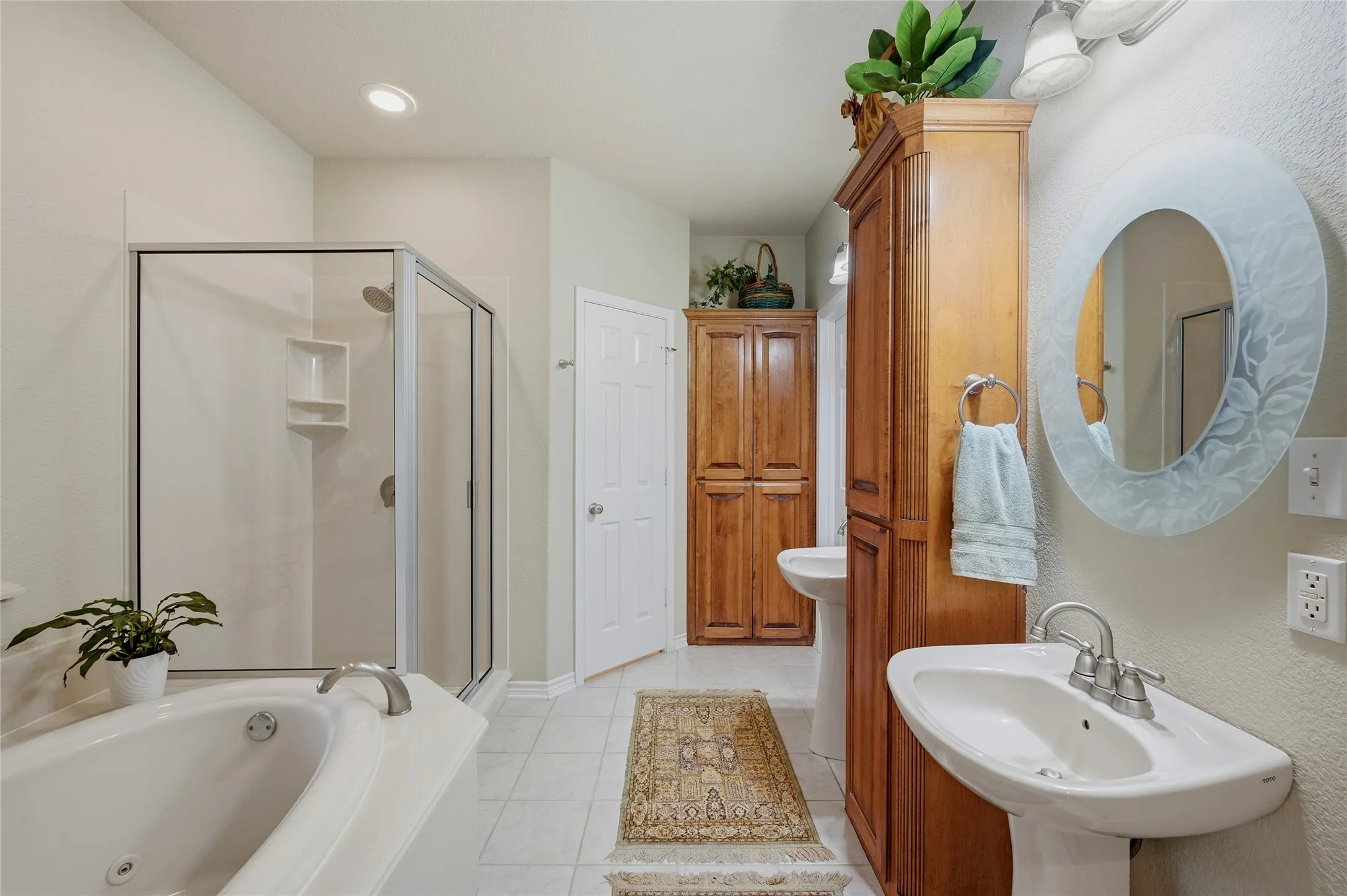 Single Family Residence For Sale in Grayson County , 35 GREENWAY Bend, Pottsboro, Texas 75076, 4 Bedrooms, 2 Bathrooms, 2 Garage spaces, 2,000 Sqft, built in 2003, Price $425,800, mls#21345759, Real Estate Agent in Pottsboro, Homes For Sale in Grayson county, Homes For Sale in Pottsboro, Realtor in Pottsboro Texas, Real Estate Brokerage Independent Realty Texas, Luminita Cordes Realtor