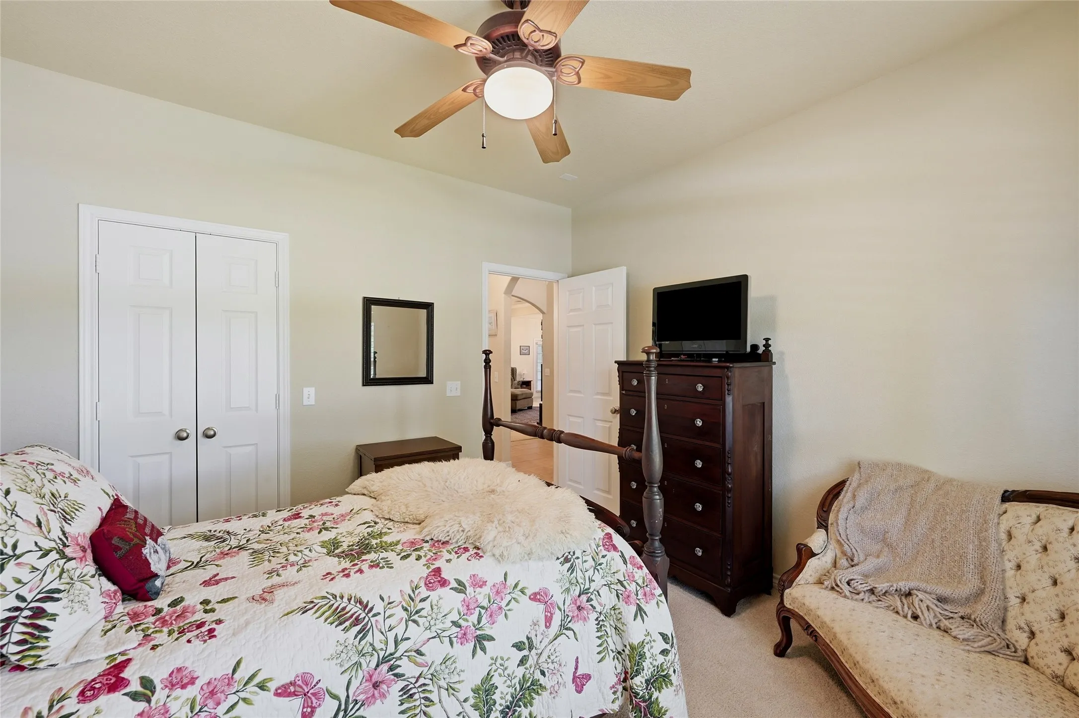 Single Family Residence For Sale in Grayson County , 35 GREENWAY Bend, Pottsboro, Texas 75076, 4 Bedrooms, 2 Bathrooms, 2 Garage spaces, 2,000 Sqft, built in 2003, Price $425,800, mls#21345759, Real Estate Agent in Pottsboro, Homes For Sale in Grayson county, Homes For Sale in Pottsboro, Realtor in Pottsboro Texas, Real Estate Brokerage Independent Realty Texas, Luminita Cordes Realtor