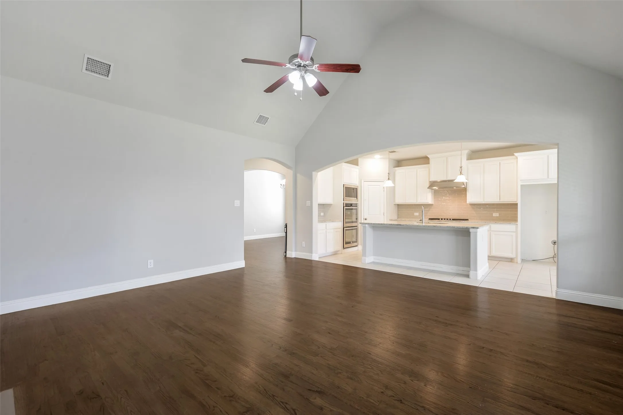 Single Family Residence For Rent in Denton County , 9724 Excursion Drive, Little Elm, Texas 75068, 5 Bedroom, 4 Bathroom, 3 Garage spaces, 3,045 Sqft, built in 2018, mls#21345918, Real Estate Agent in Little Elm, Homes For Rent in Denton county, Homes For Rent in Little Elm, Realtor in Little Elm Texas, Real Estate Brokerage Independent Realty Texas, Luminita Cordes Realtor