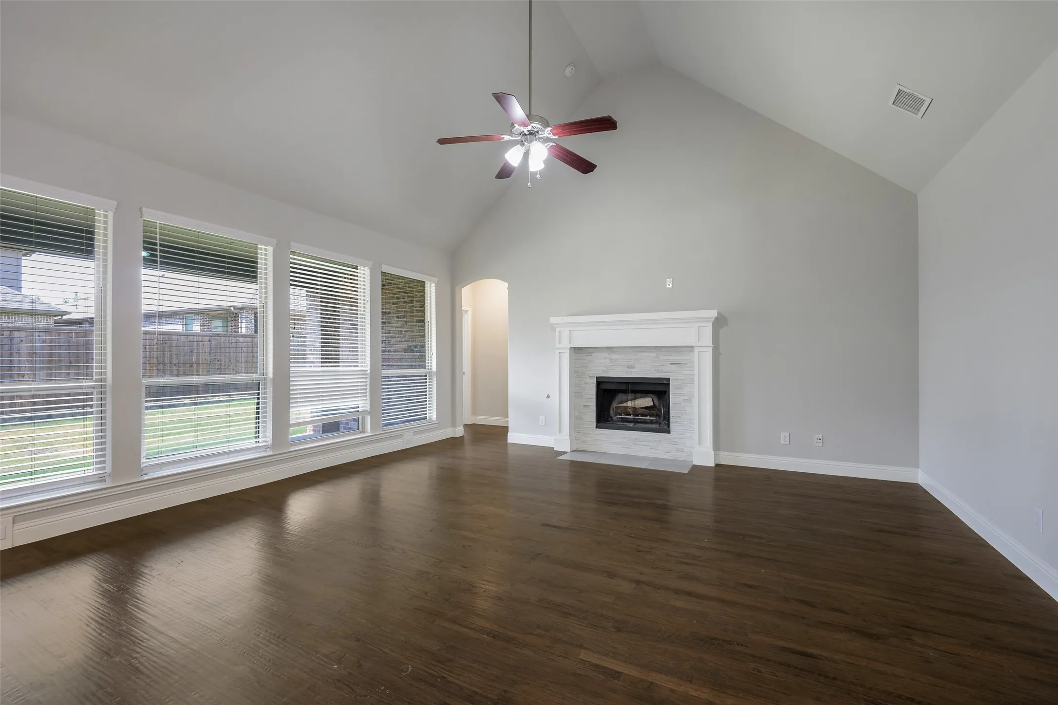 Single Family Residence For Rent in Denton County , 9724 Excursion Drive, Little Elm, Texas 75068, 5 Bedroom, 4 Bathroom, 3 Garage spaces, 3,045 Sqft, built in 2018, mls#21345918, Real Estate Agent in Little Elm, Homes For Rent in Denton county, Homes For Rent in Little Elm, Realtor in Little Elm Texas, Real Estate Brokerage Independent Realty Texas, Luminita Cordes Realtor