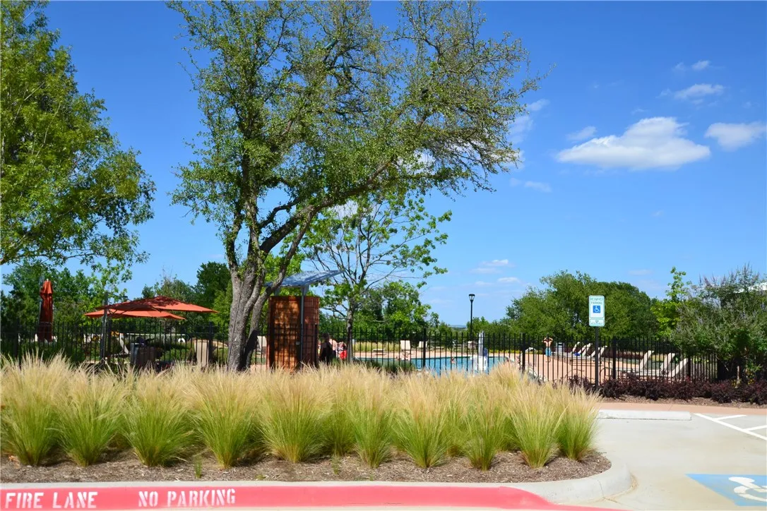 Single Family Residence For Rent in Denton County , 9724 Excursion Drive, Little Elm, Texas 75068, 5 Bedroom, 4 Bathroom, 3 Garage spaces, 3,045 Sqft, built in 2018, mls#21345918, Real Estate Agent in Little Elm, Homes For Rent in Denton county, Homes For Rent in Little Elm, Realtor in Little Elm Texas, Real Estate Brokerage Independent Realty Texas, Luminita Cordes Realtor