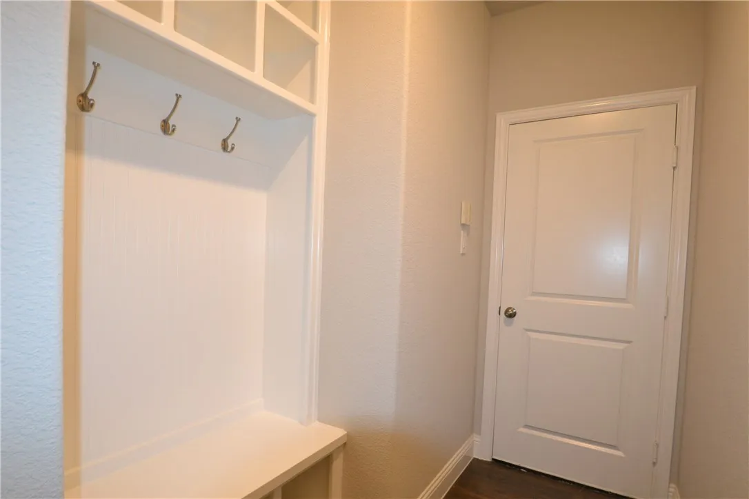 Single Family Residence For Rent in Denton County , 9724 Excursion Drive, Little Elm, Texas 75068, 5 Bedroom, 4 Bathroom, 3 Garage spaces, 3,045 Sqft, built in 2018, mls#21345918, Real Estate Agent in Little Elm, Homes For Rent in Denton county, Homes For Rent in Little Elm, Realtor in Little Elm Texas, Real Estate Brokerage Independent Realty Texas, Luminita Cordes Realtor
