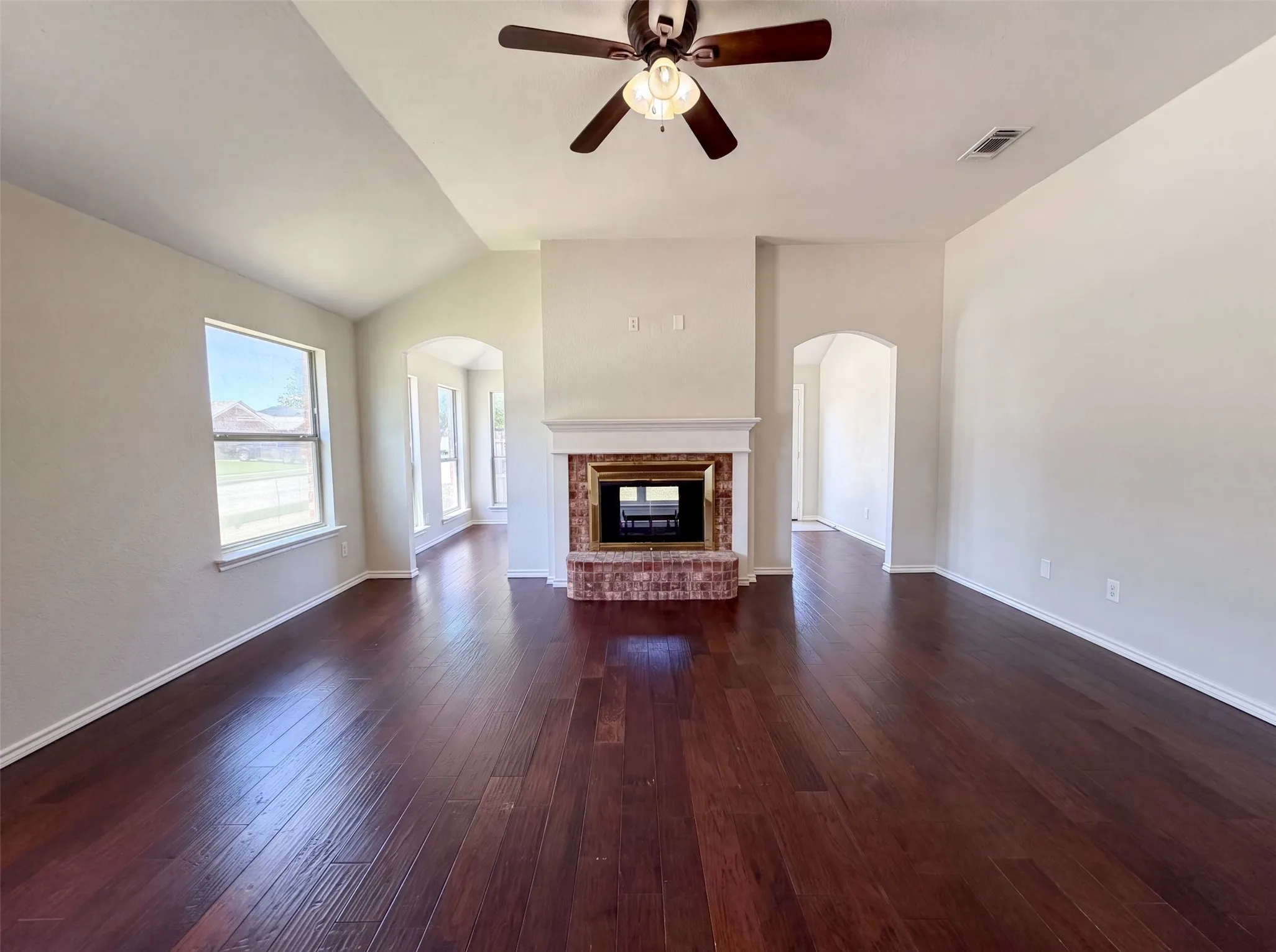 Single Family Residence For Sale in Johnson County , 825 Adams Drive, Burleson, Texas 76028, 3 Bedroom, 2 Bathroom, 2 Garage spaces, 2,342 Sqft, built in 2002, mls#21345914, Real Estate Agent in Burleson, Homes For Sale in Johnson county, Homes For Sale in Burleson, Realtor in Burleson Texas, Real Estate Brokerage Independent Realty Texas, Luminita Cordes Realtor