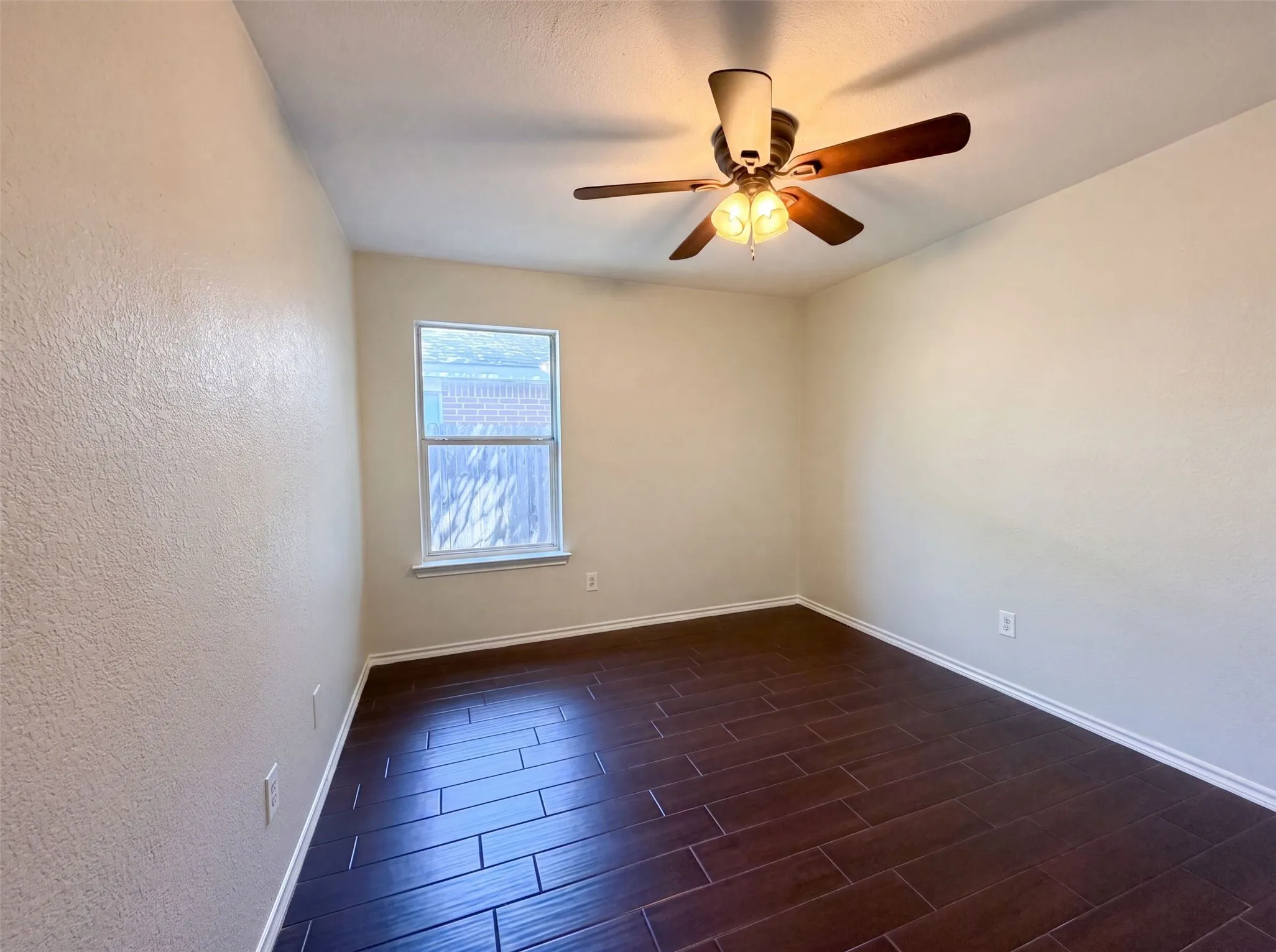 Single Family Residence For Sale in Johnson County , 825 Adams Drive, Burleson, Texas 76028, 3 Bedroom, 2 Bathroom, 2 Garage spaces, 2,342 Sqft, built in 2002, mls#21345914, Real Estate Agent in Burleson, Homes For Sale in Johnson county, Homes For Sale in Burleson, Realtor in Burleson Texas, Real Estate Brokerage Independent Realty Texas, Luminita Cordes Realtor