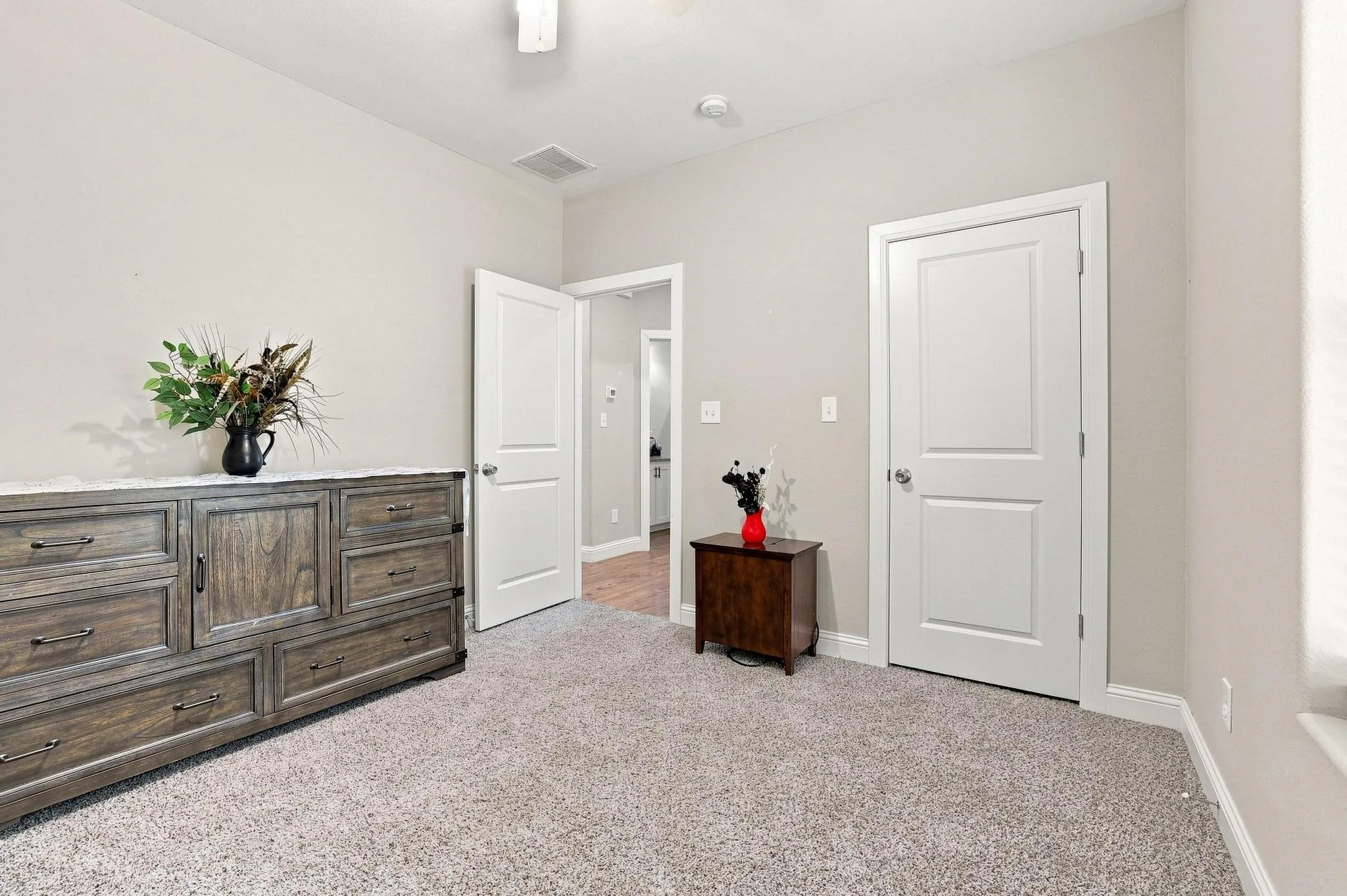 Single Family Residence For Sale in Grayson County , 517 E Hanna Street, Denison, Texas 75021, 3 Bedroom, 2 Bathroom, Garage spaces, 1,332 Sqft, built in 2020, mls#21340870, Real Estate Agent in Denison, Homes For Sale in Grayson county, Homes For Sale in Denison, Realtor in Denison Texas, Real Estate Brokerage Independent Realty Texas, Luminita Cordes Realtor