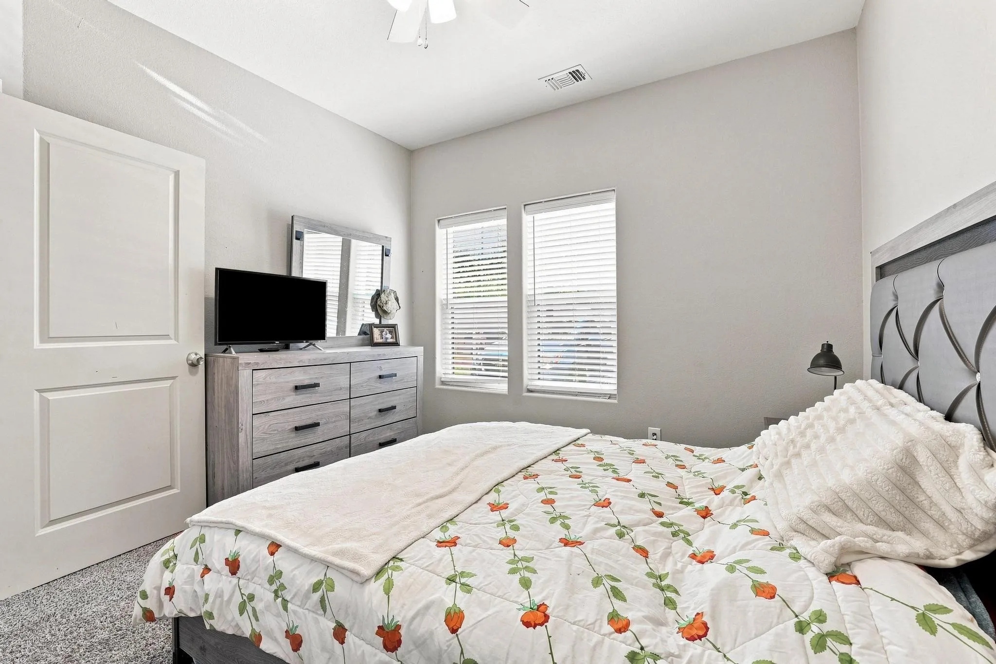 Single Family Residence For Sale in Grayson County , 517 E Hanna Street, Denison, Texas 75021, 3 Bedroom, 2 Bathroom, Garage spaces, 1,332 Sqft, built in 2020, mls#21340870, Real Estate Agent in Denison, Homes For Sale in Grayson county, Homes For Sale in Denison, Realtor in Denison Texas, Real Estate Brokerage Independent Realty Texas, Luminita Cordes Realtor