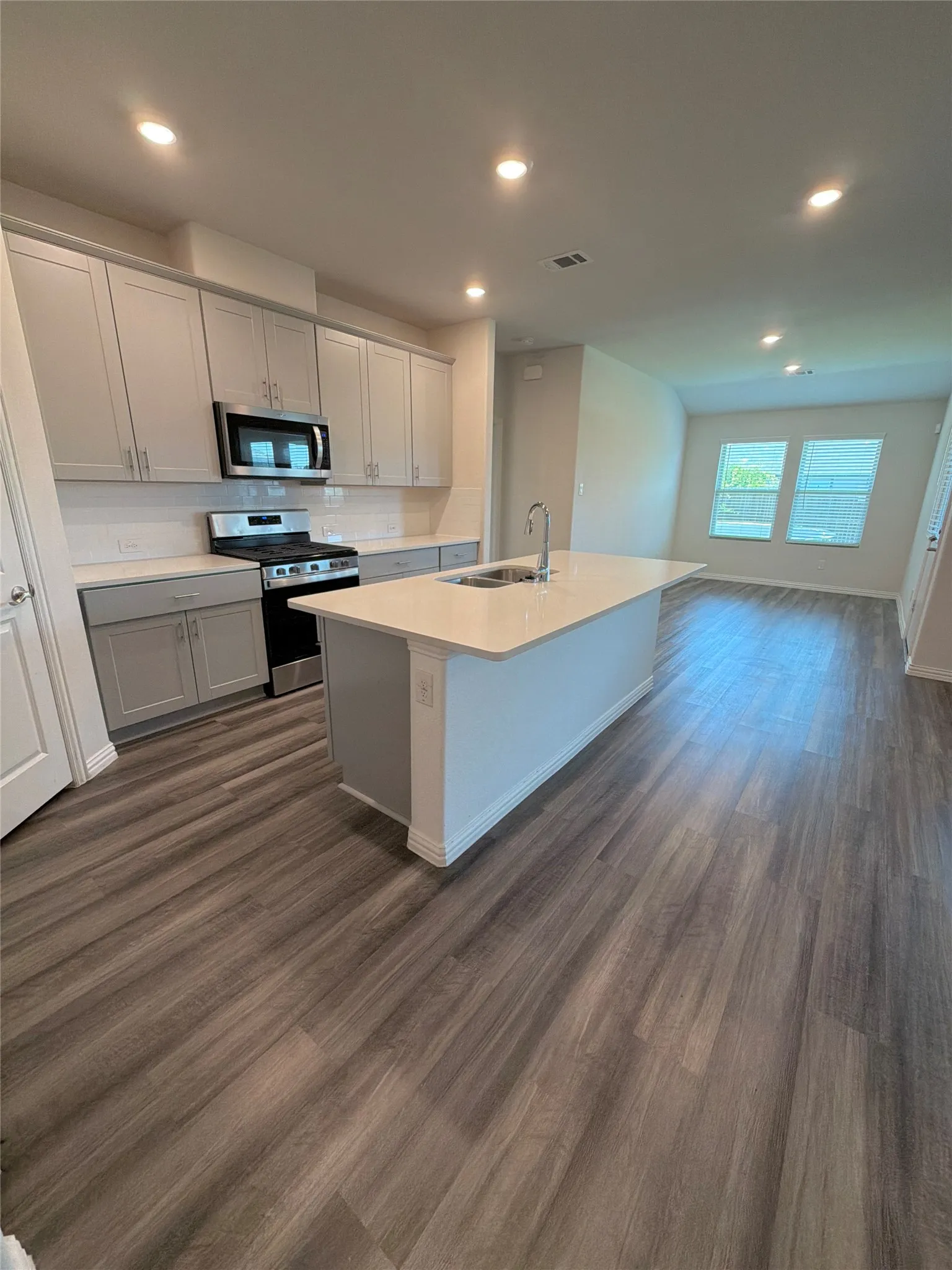 Single Family Residence For Rent in Tarrant County , 10508 Big Lagoon Drive, Fort Worth, Texas 76179, 4 Bedrooms, 2 Bathrooms, 2 Garage spaces, 1,731 Sqft, built in 2021, Price $2,400, mls#21345890, Real Estate Agent in Fort Worth, Homes For Rent in Tarrant county, Homes For Rent in Fort Worth, Realtor in Fort Worth Texas, Real Estate Brokerage Independent Realty Texas, Luminita Cordes Realtor