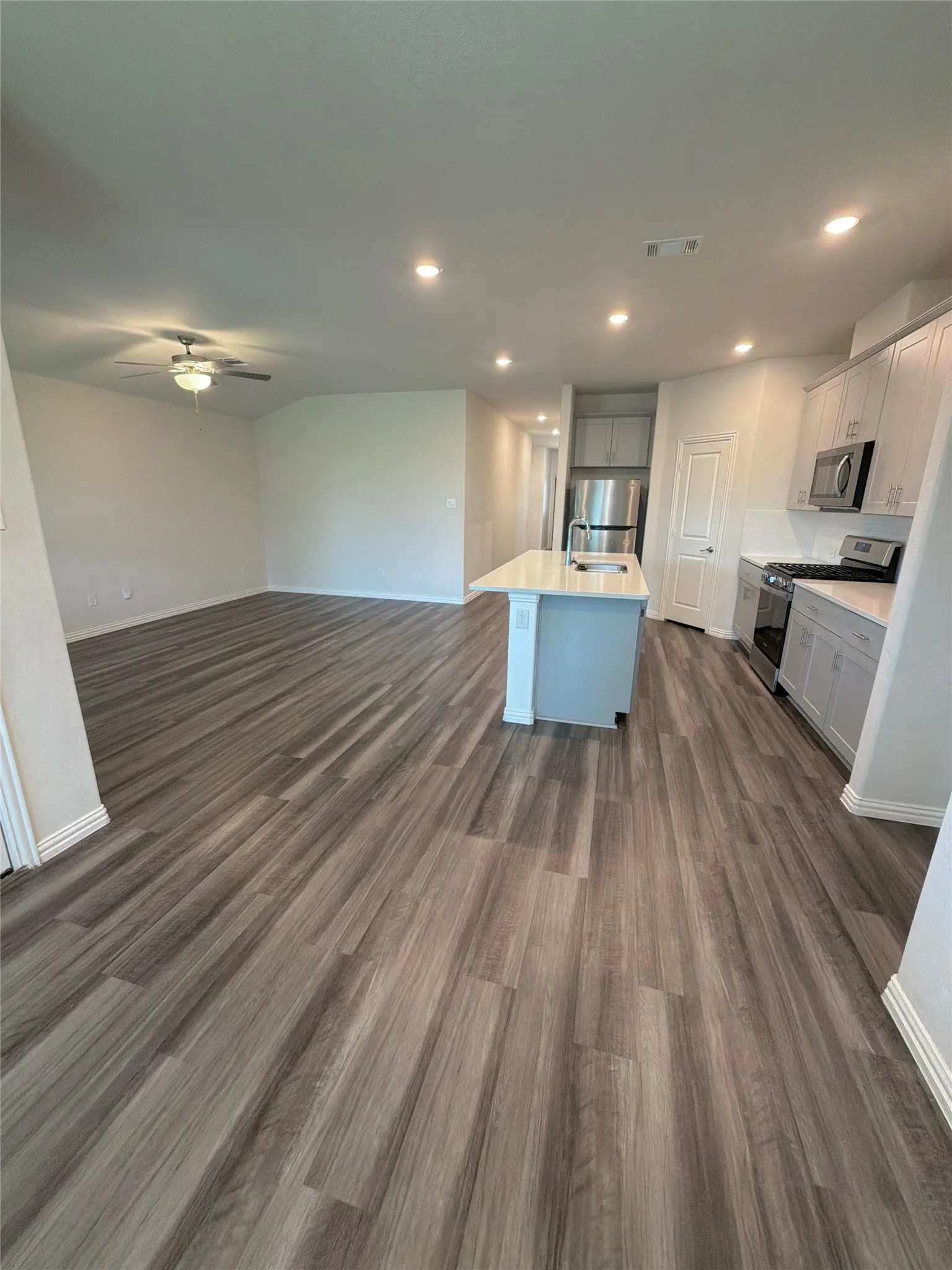 Single Family Residence For Rent in Tarrant County , 10508 Big Lagoon Drive, Fort Worth, Texas 76179, 4 Bedrooms, 2 Bathrooms, 2 Garage spaces, 1,731 Sqft, built in 2021, Price $2,400, mls#21345890, Real Estate Agent in Fort Worth, Homes For Rent in Tarrant county, Homes For Rent in Fort Worth, Realtor in Fort Worth Texas, Real Estate Brokerage Independent Realty Texas, Luminita Cordes Realtor