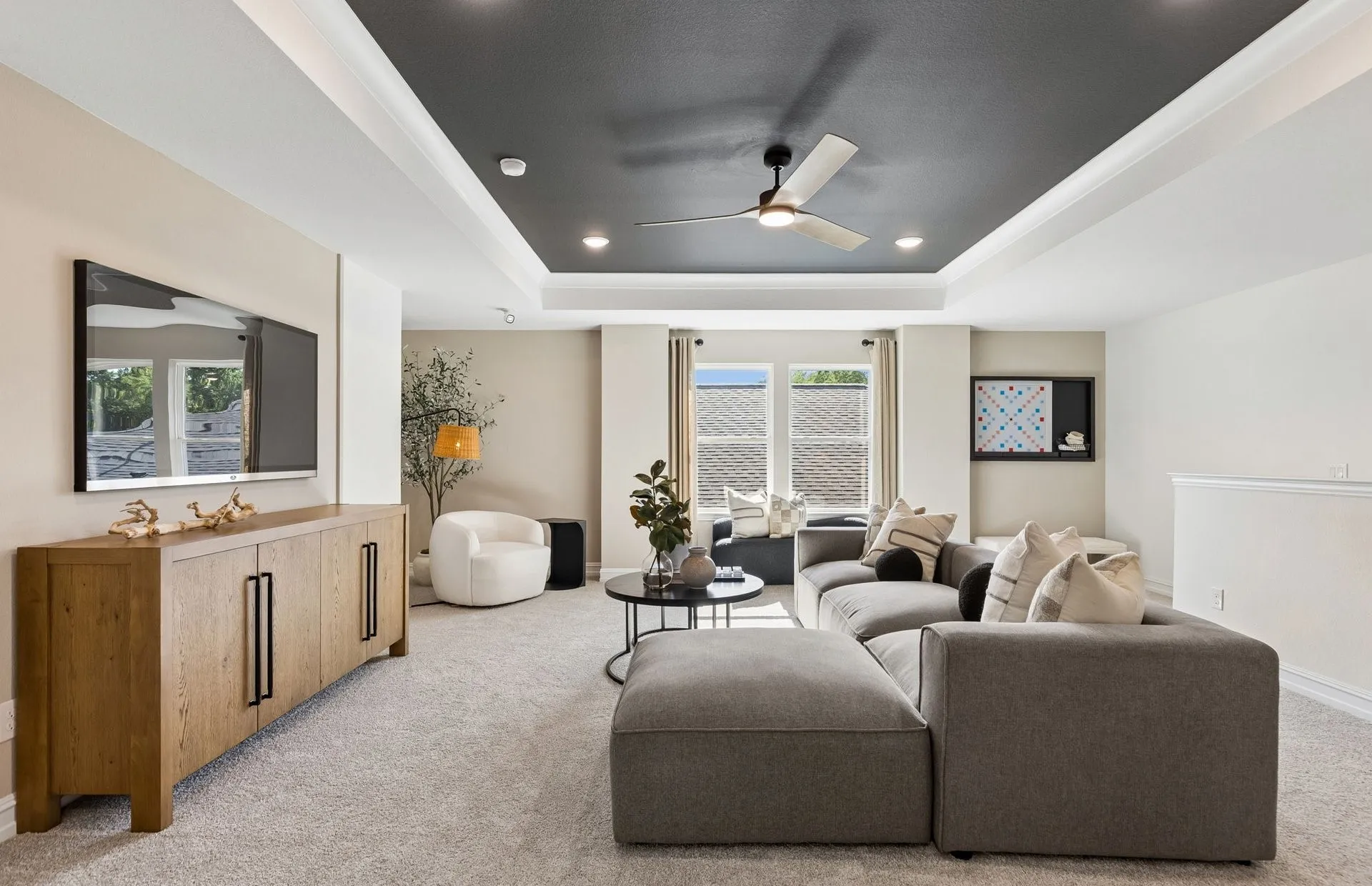 *Model Representation - Spacious game room on second level view 2