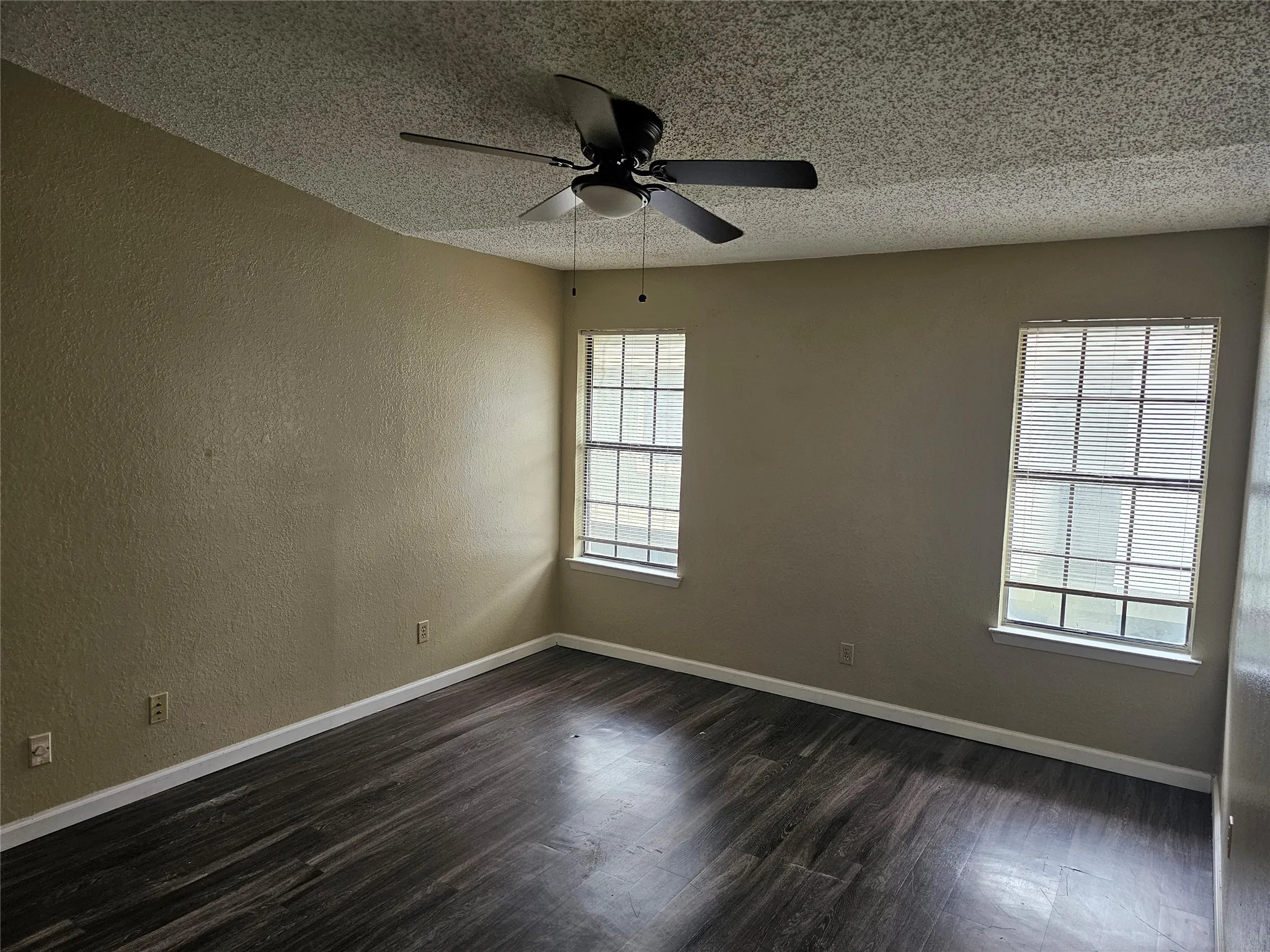 Condominium For Sale in Dallas County , 9605 Walnut Street 12105, Dallas, Texas 75243, 1 Bedroom, 1 Bathroom, Garage spaces, 876 Sqft, built in 1983, Price $90,000, mls#21345932, Real Estate Agent in Dallas, Homes For Sale in Dallas county, Homes For Sale in Dallas, Realtor in Dallas Texas, Real Estate Brokerage Independent Realty Texas, Luminita Cordes Realtor